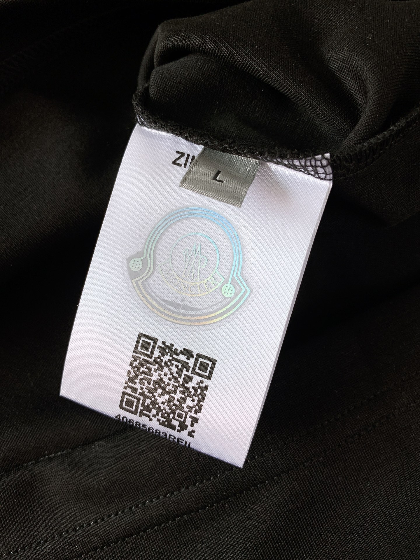 Moncler 蒙口 2026SS春夏新品经典压胶标识T恤，高端男士闭眼入款高支丝光棉面料，丝滑亲肤、透