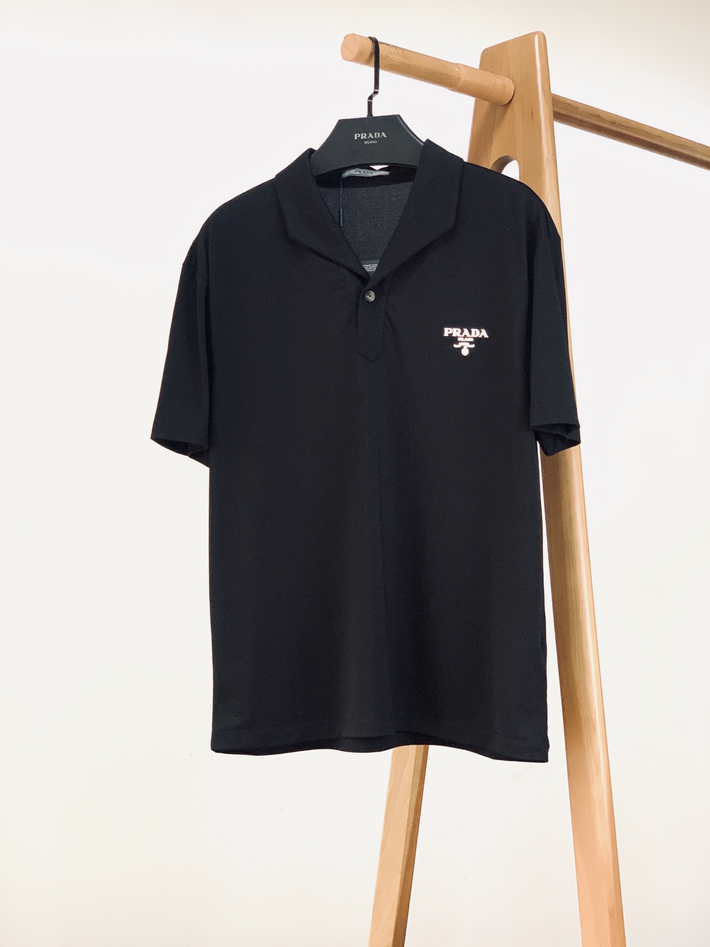 Prada 普拉达 2026SS春夏新品 男士古巴领Polo衫✨高支珠地棉面料，透气抗皱，亲肤不闷汗，上