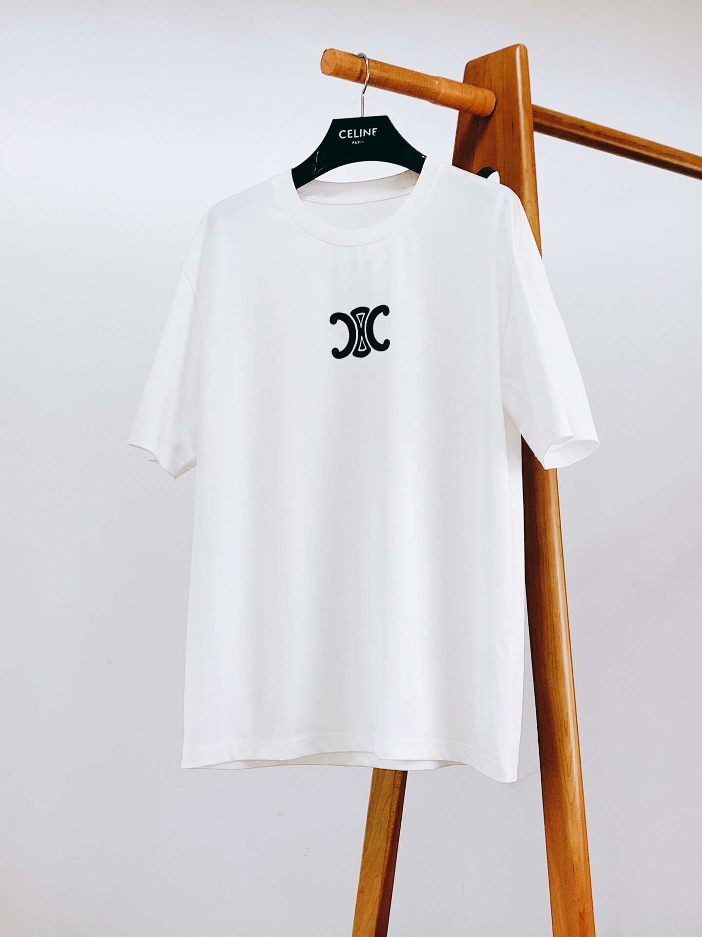Celine 赛琳 2026SS春夏新品年度法式王炸款T恤，高级感直接拉满！重磅高支纯棉，挺括不软塌，亲