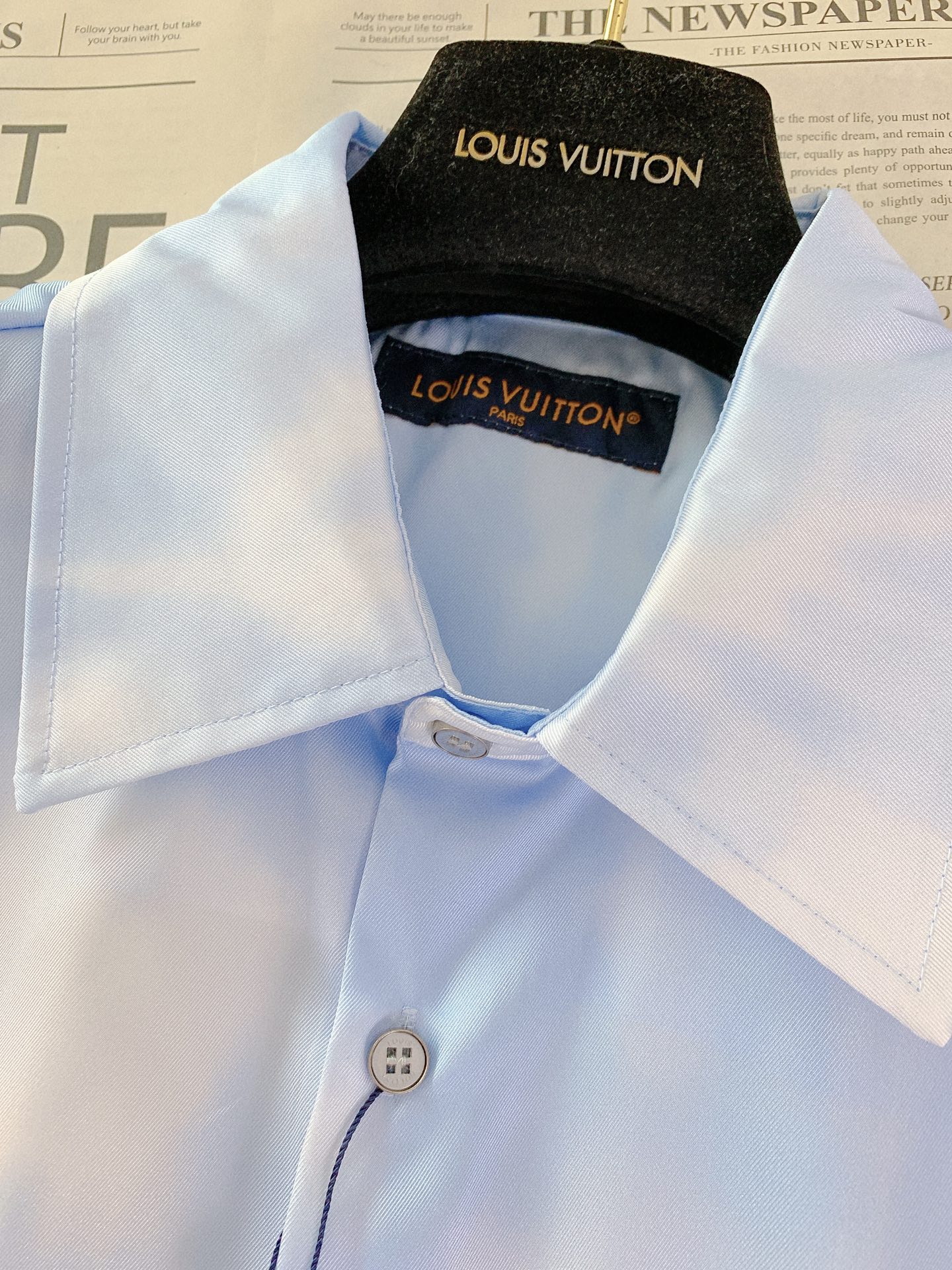 LouisVuitton 路易威登 2026SS春夏新品天空扎染短袖衬衫👔顶级缎面丝滑面料，亲肤透气垂坠