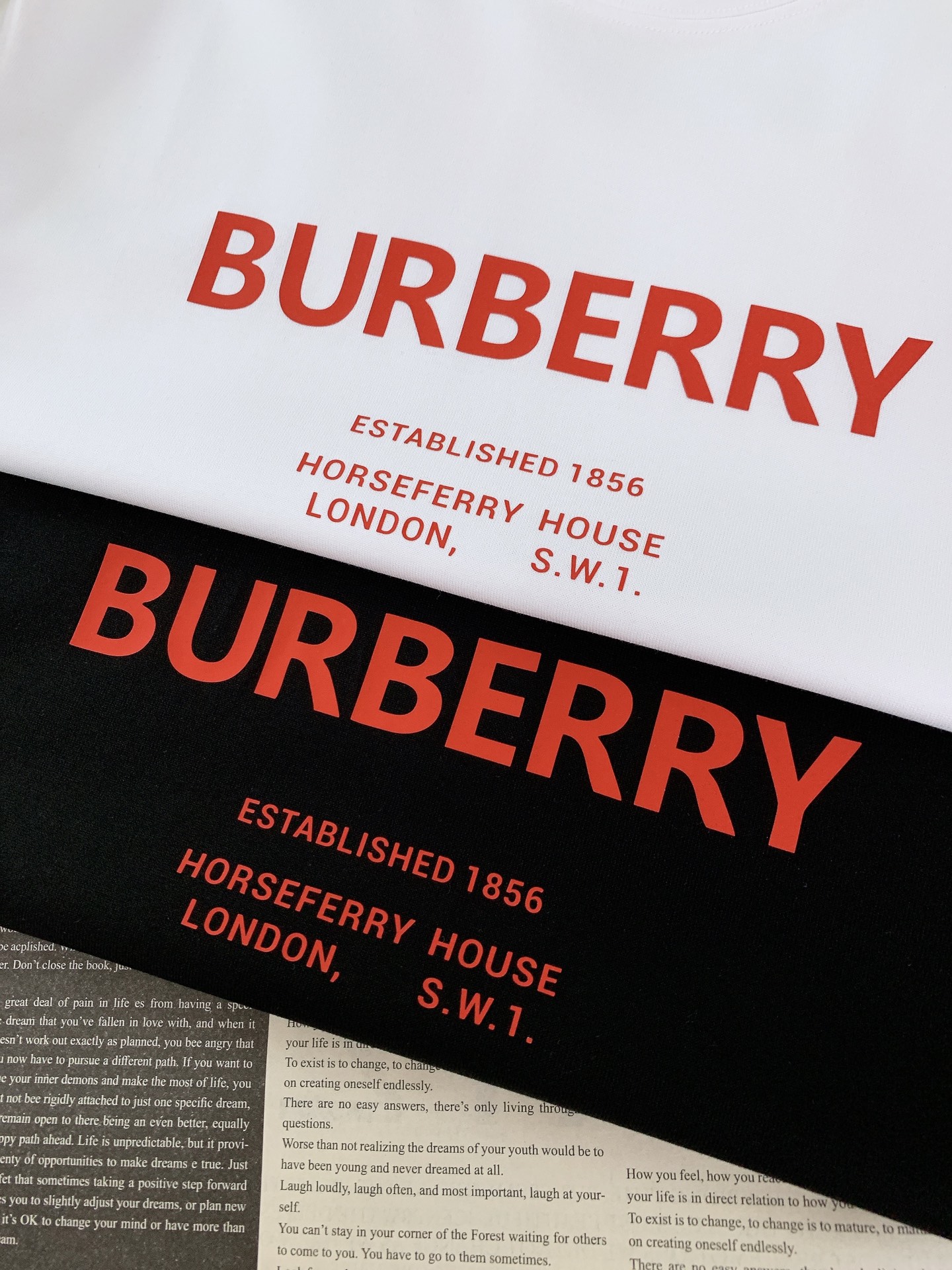 Burberry 巴宝莉 2026SS春夏新品 经典字母印花短袖T恤。顶级100%长绒棉面料，亲肤透气不