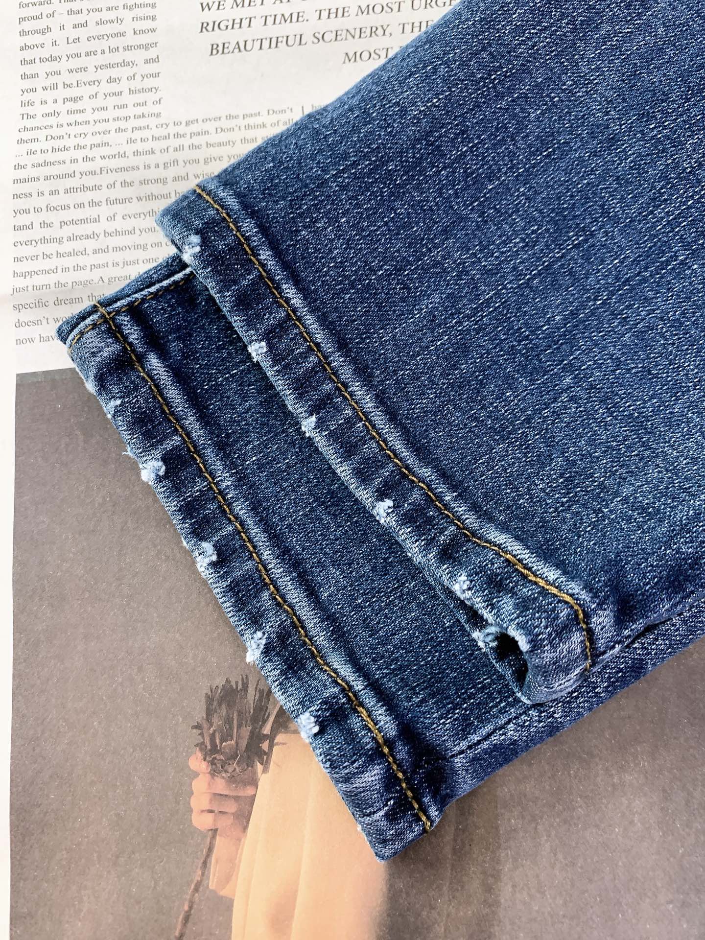 LouisVuitton 路易威登 2026SS早春新品卡通潮玩做旧牛仔裤 ×范丞丞联名款，潮男必入！精