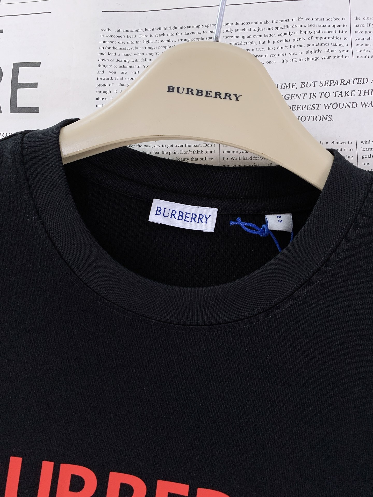 Burberry 巴宝莉 2026SS春夏新品 经典字母印花短袖T恤。顶级100%长绒棉面料，亲肤透气不