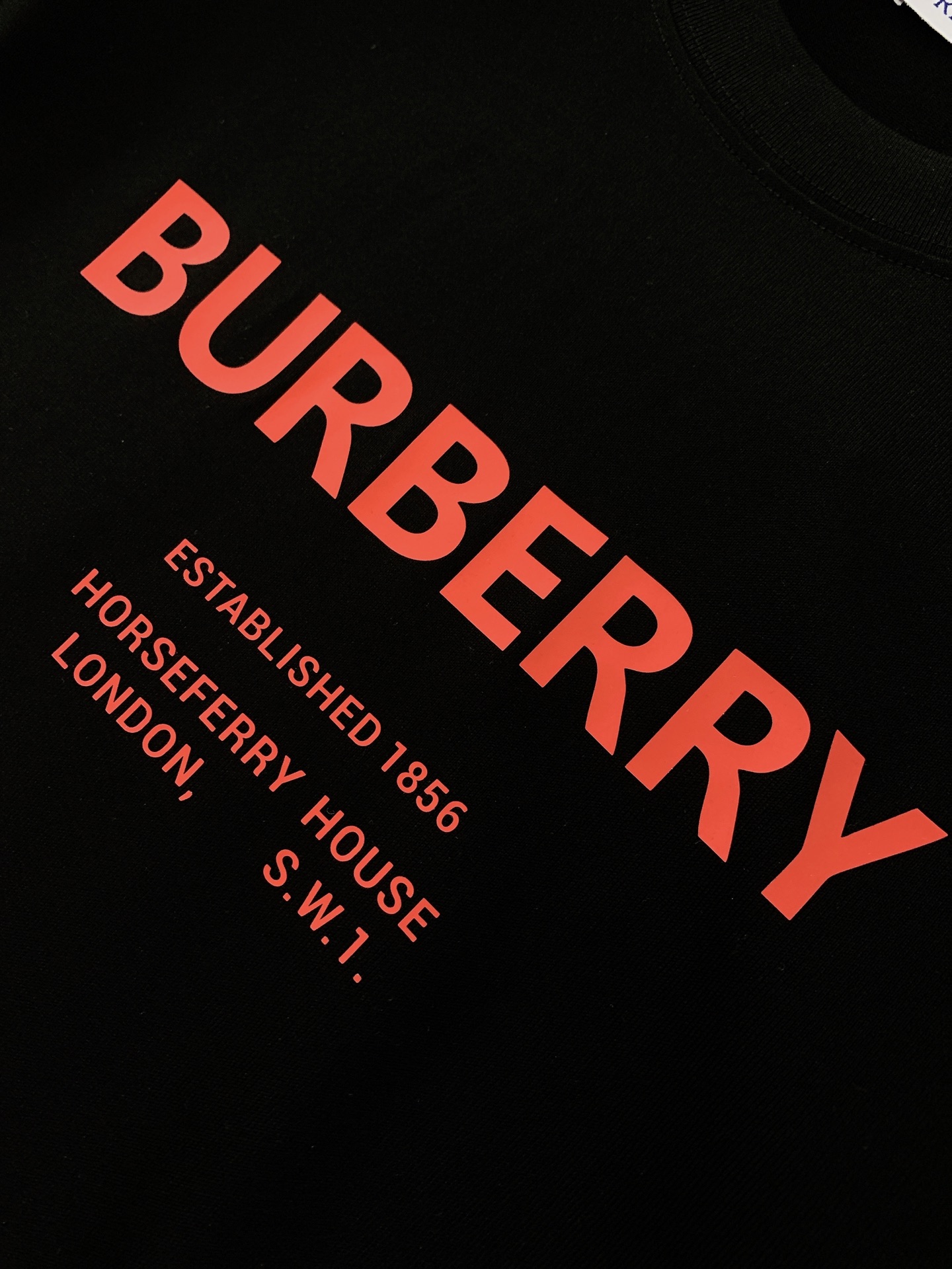 Burberry 巴宝莉 2026SS春夏新品 经典字母印花短袖T恤。顶级100%长绒棉面料，亲肤透气不