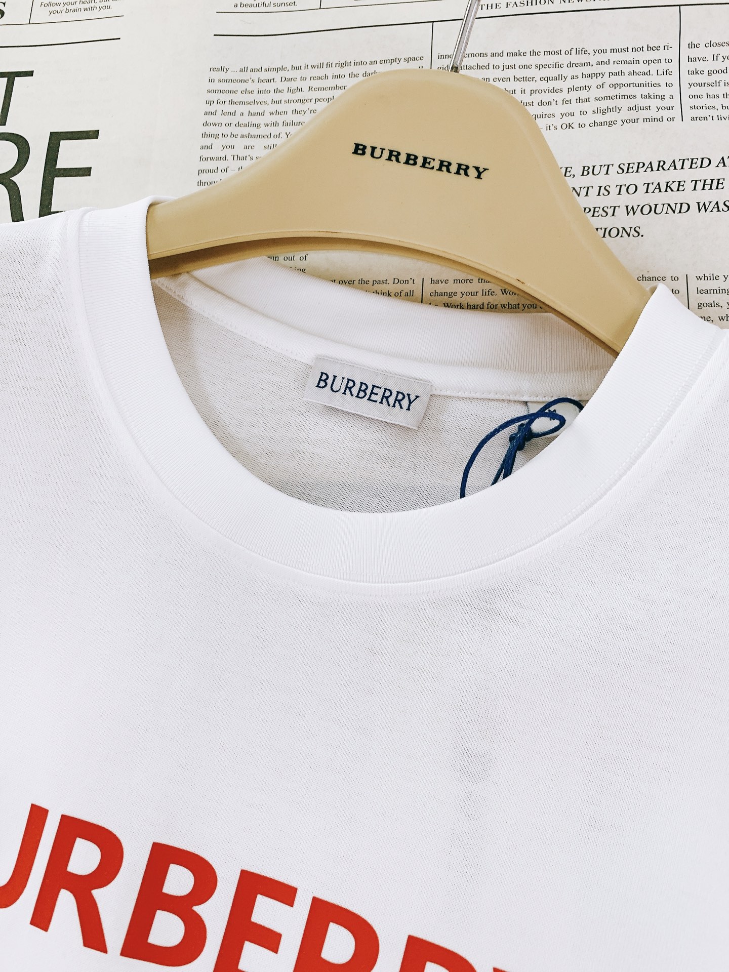 Burberry 巴宝莉 2026SS春夏新品 经典字母印花短袖T恤。顶级100%长绒棉面料，亲肤透气不
