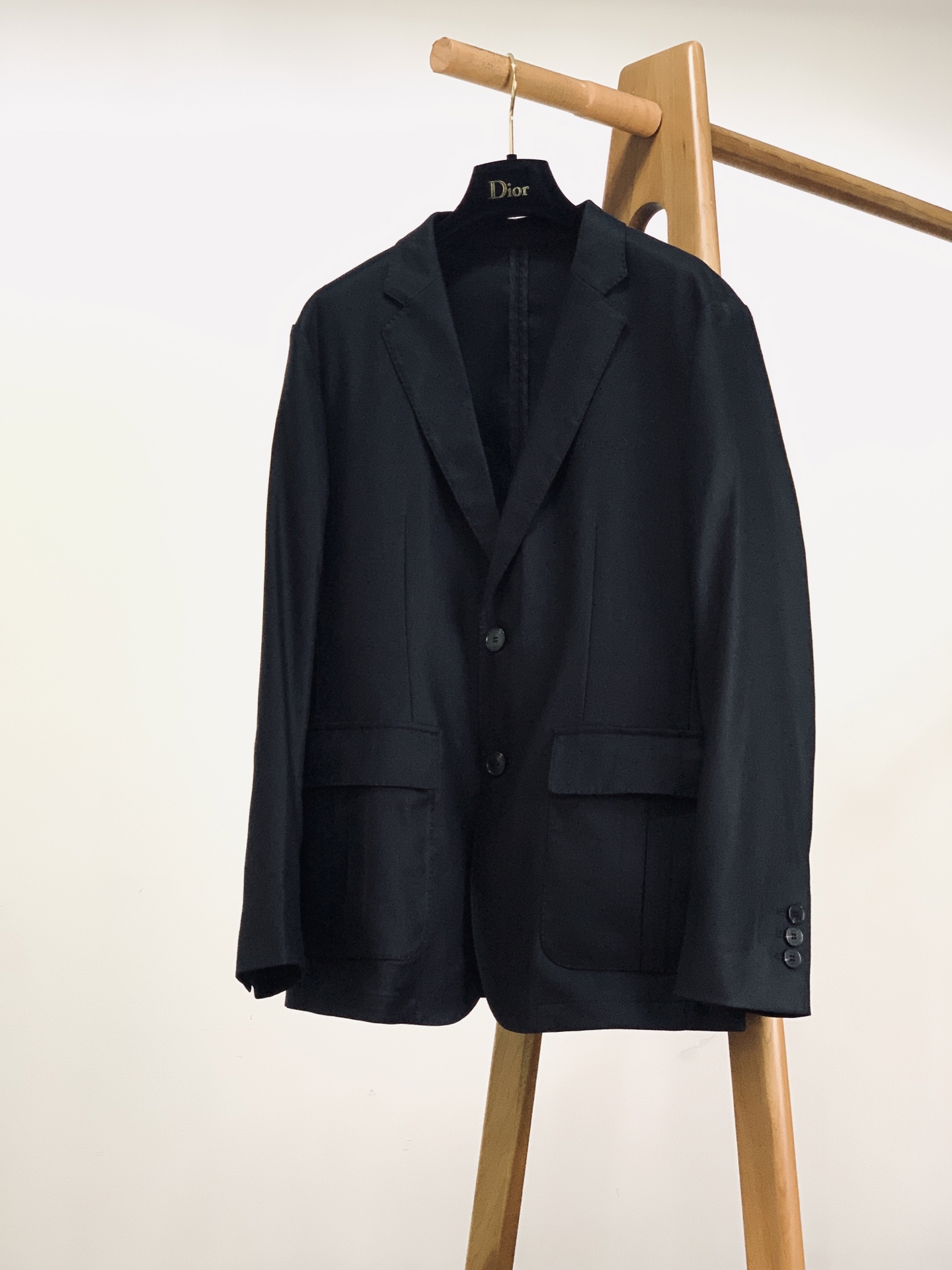 Dior Homme 迪奥·桀傲 2026SS早春新品 经典休闲西装单西。高端定制斜纹面料！上身挺括有型