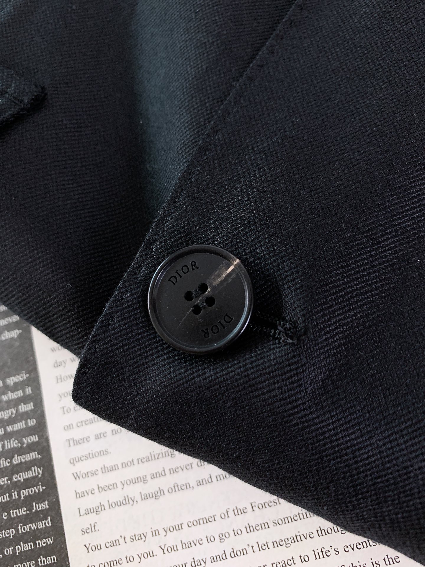 Dior Homme 迪奥·桀傲 2026SS早春新品 经典休闲西装单西。高端定制斜纹面料！上身挺括有型