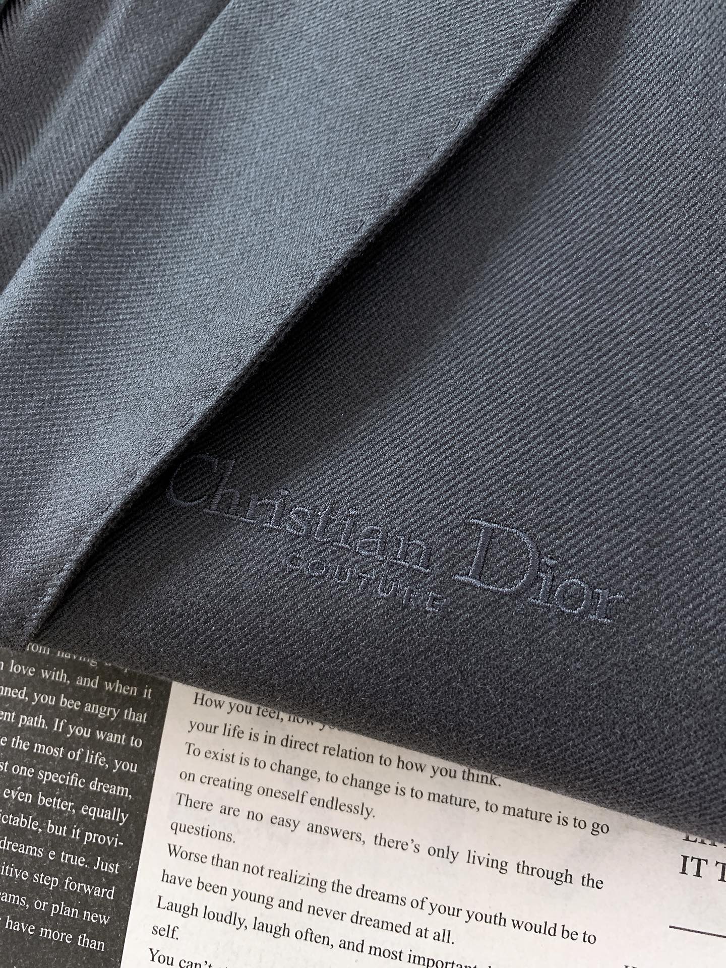 Dior Homme 迪奥·桀傲 2026SS早春新品 经典休闲西装单西。高端定制斜纹面料！上身挺括有型