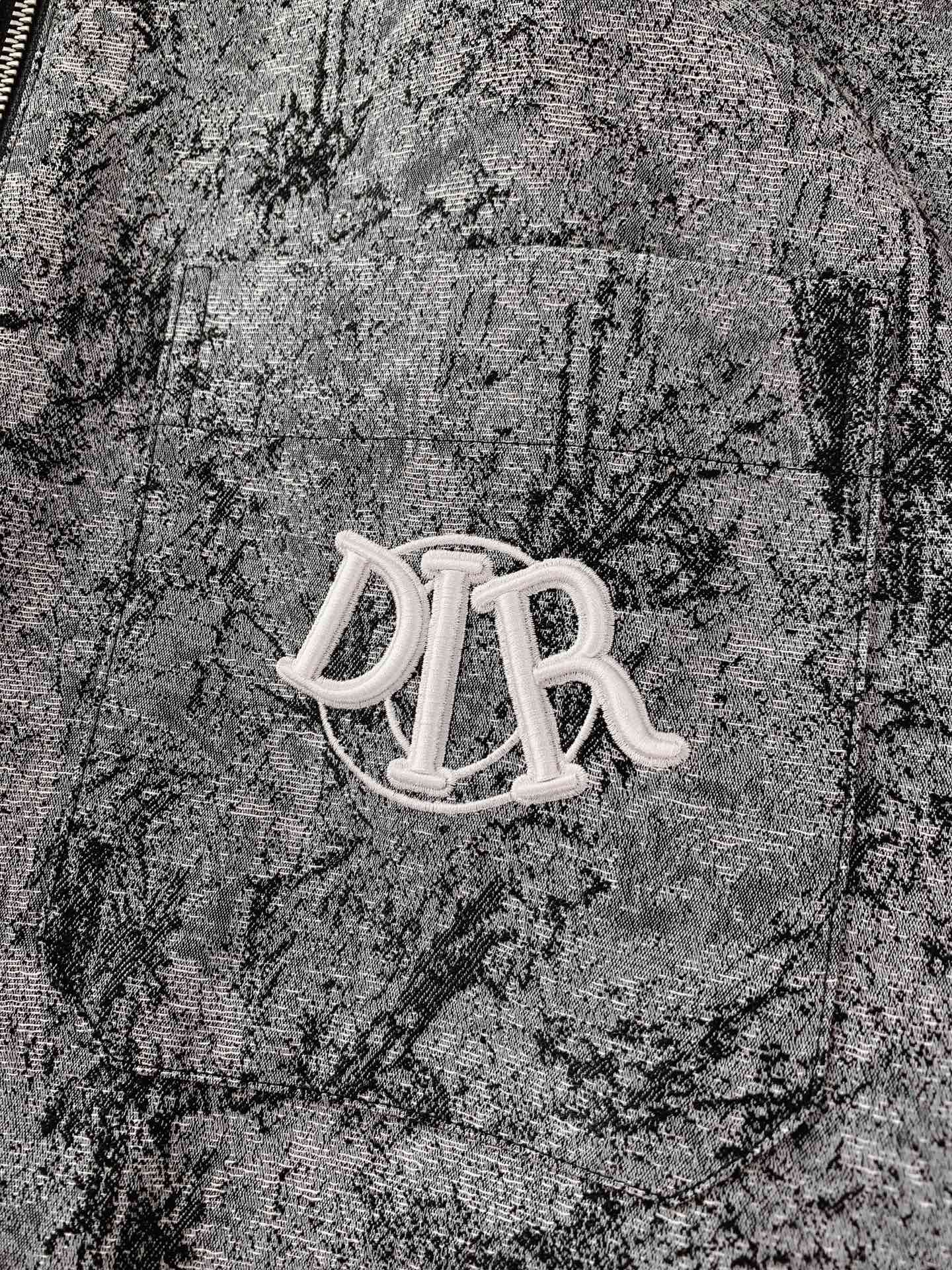 Dior Homme 迪奥·桀傲 2026SS早春新品 水墨晕染拉链衬衫式外套。甄选高密定制面料，自带做