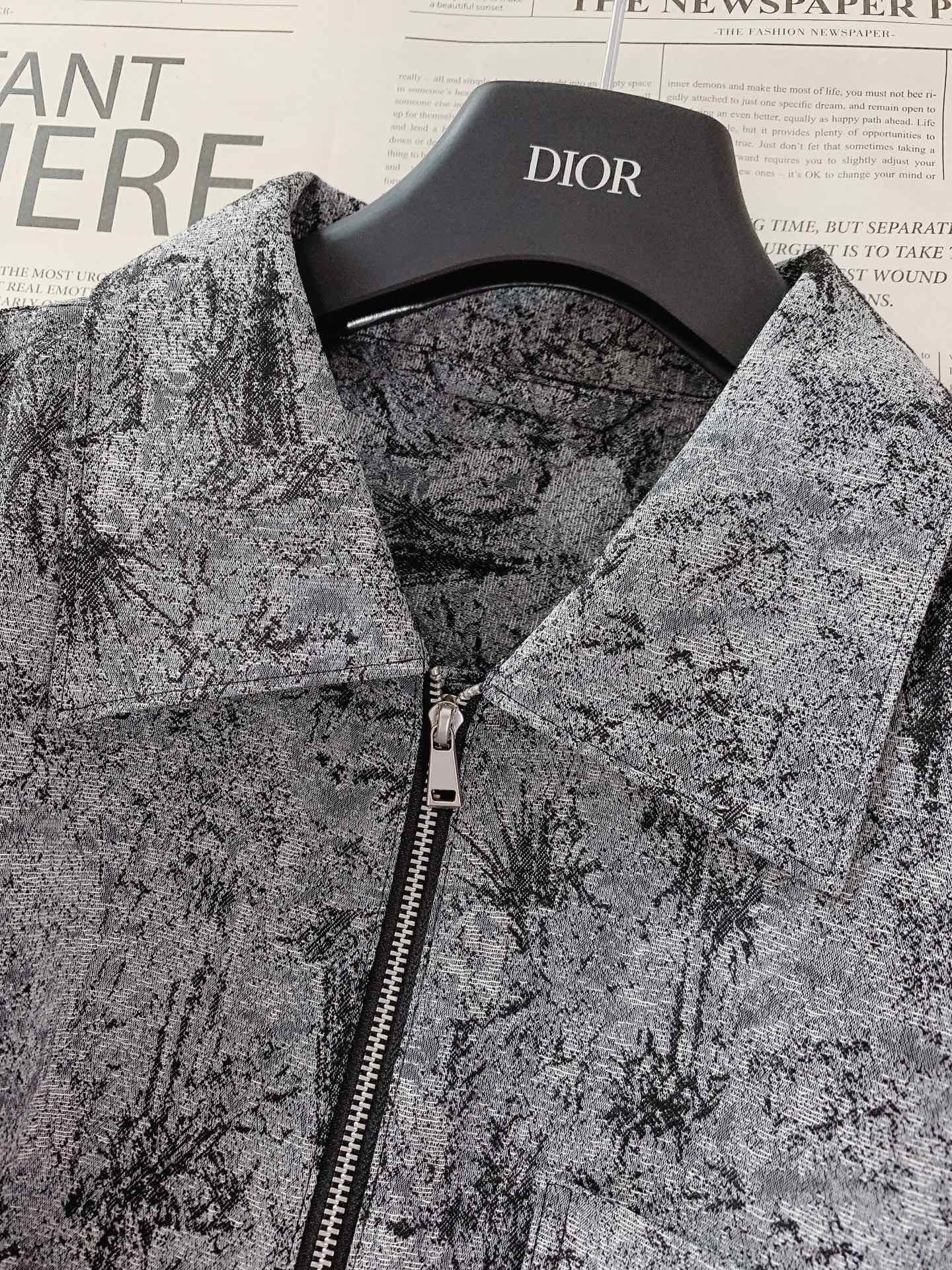 Dior Homme 迪奥·桀傲 2026SS早春新品 水墨晕染拉链衬衫式外套。甄选高密定制面料，自带做