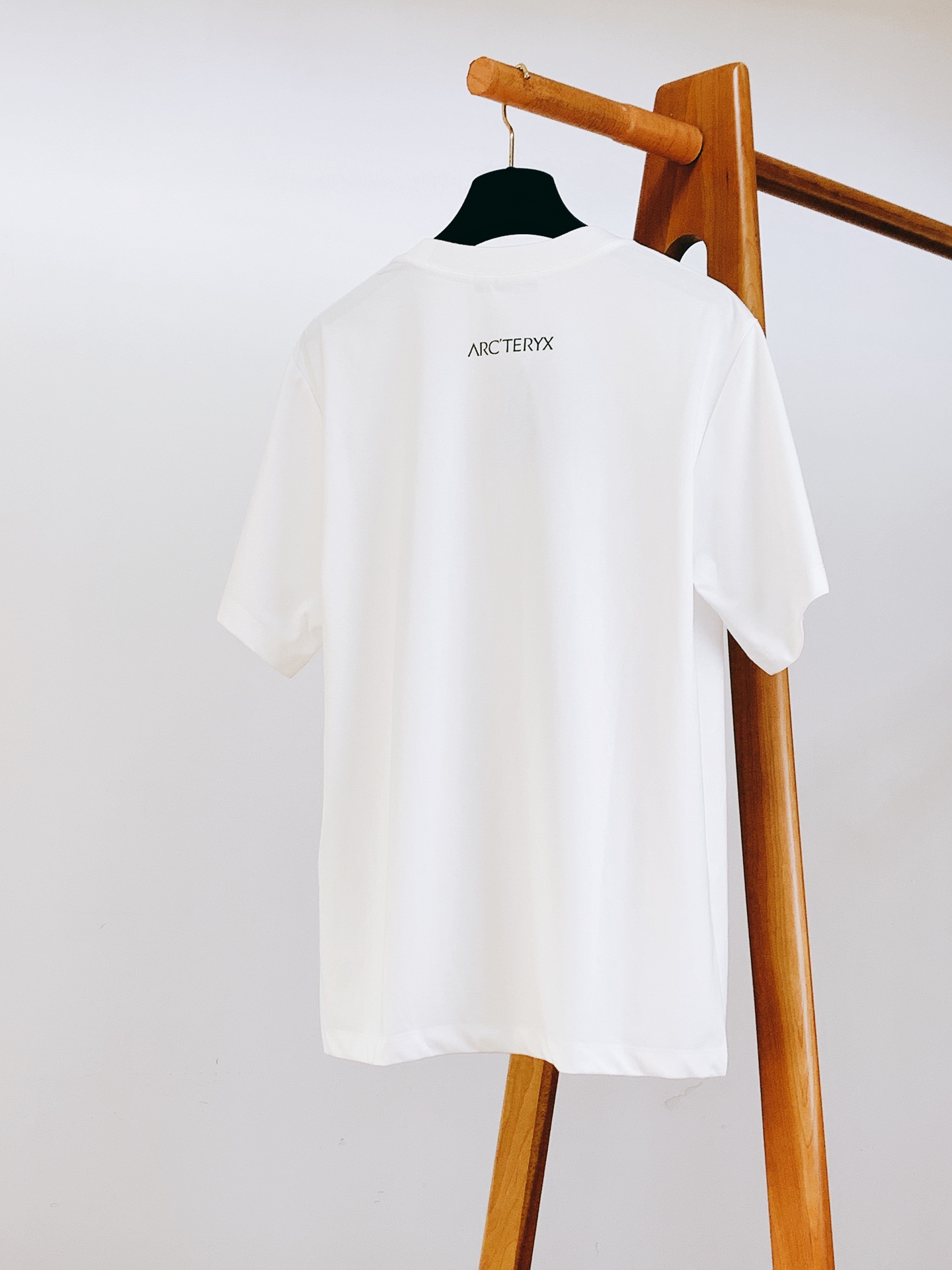 ARCTERYX 始祖鸟 2026SS春夏新品幻彩印花圆领T恤 夏季刚需款🔥高支重磅纯棉面料，软糯亲肤，