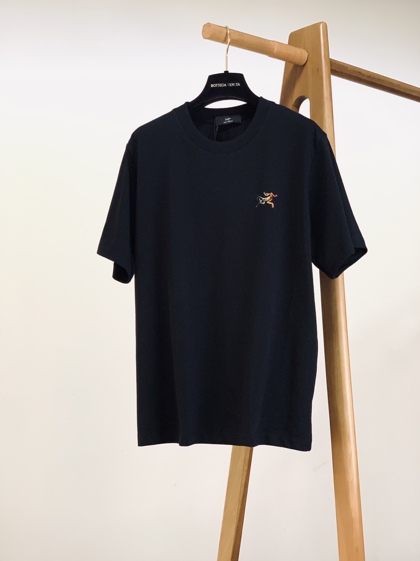 ARCTERYX 始祖鸟 2026SS春夏新品渐变印花标识T恤，夏季刚需百搭款来袭！精选高品质纯棉面料，