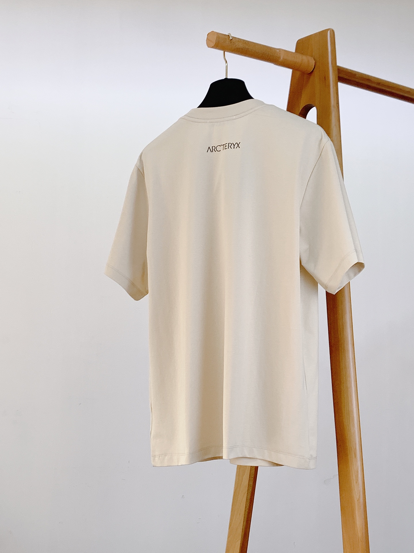 ARCTERYX 始祖鸟 2026SS春夏新品幻彩印花圆领T恤 夏季刚需款🔥高支重磅纯棉面料，软糯亲肤，