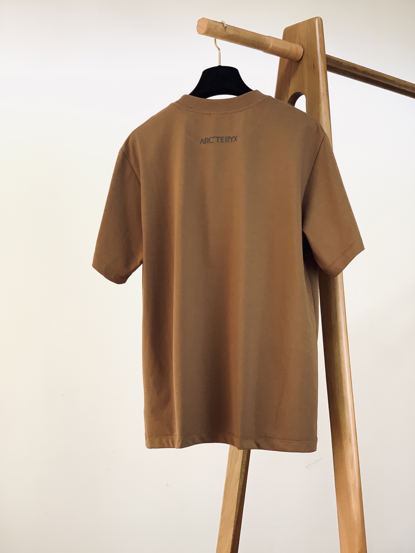 ARCTERYX 始祖鸟 2026SS春夏新品幻彩印花圆领T恤 夏季刚需款🔥高支重磅纯棉面料，软糯亲肤，