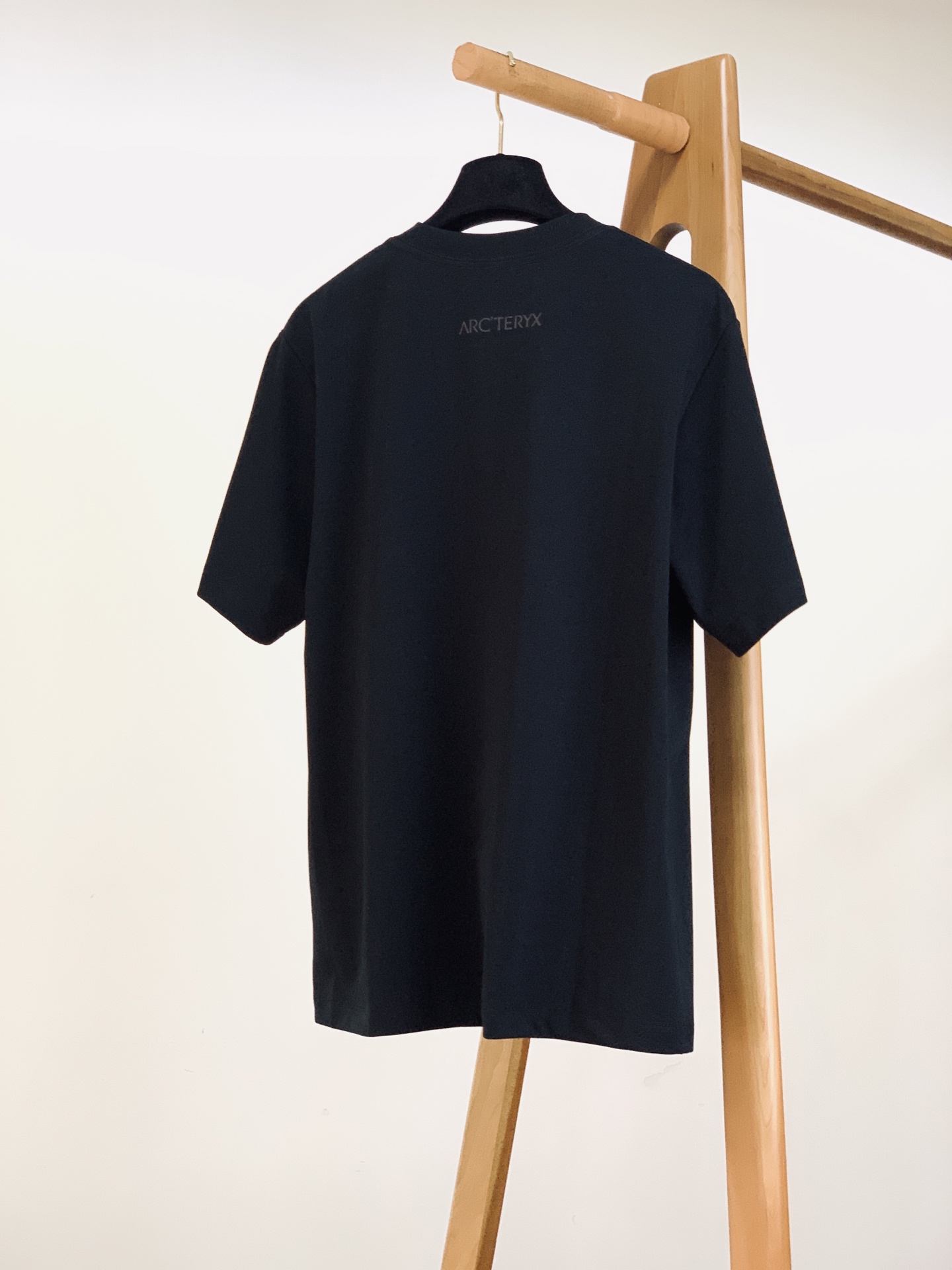 ARCTERYX 始祖鸟 2026SS春夏新品幻彩印花圆领T恤 夏季刚需款🔥高支重磅纯棉面料，软糯亲肤，