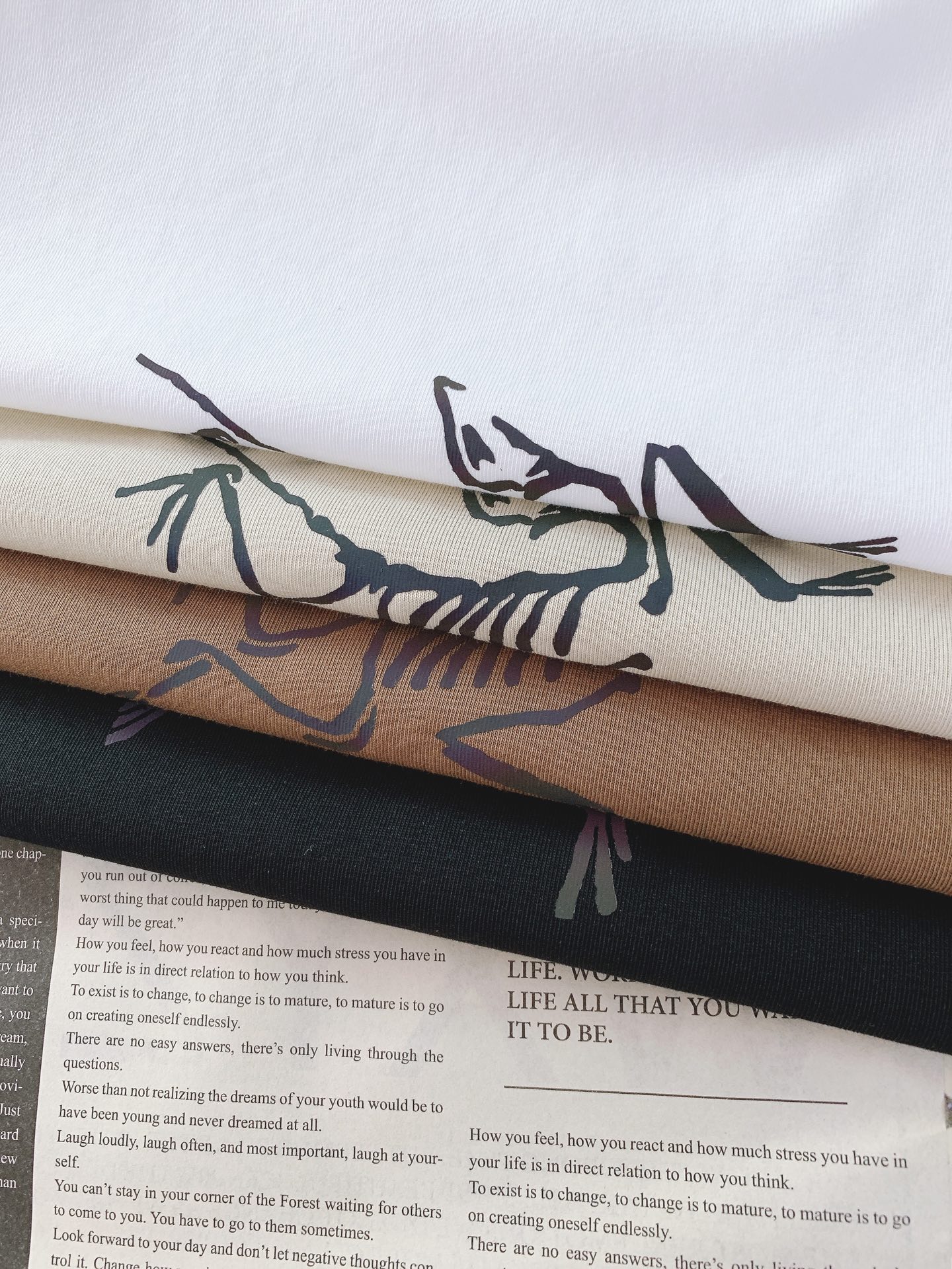 ARCTERYX 始祖鸟 2026SS春夏新品幻彩印花圆领T恤 夏季刚需款🔥高支重磅纯棉面料，软糯亲肤，