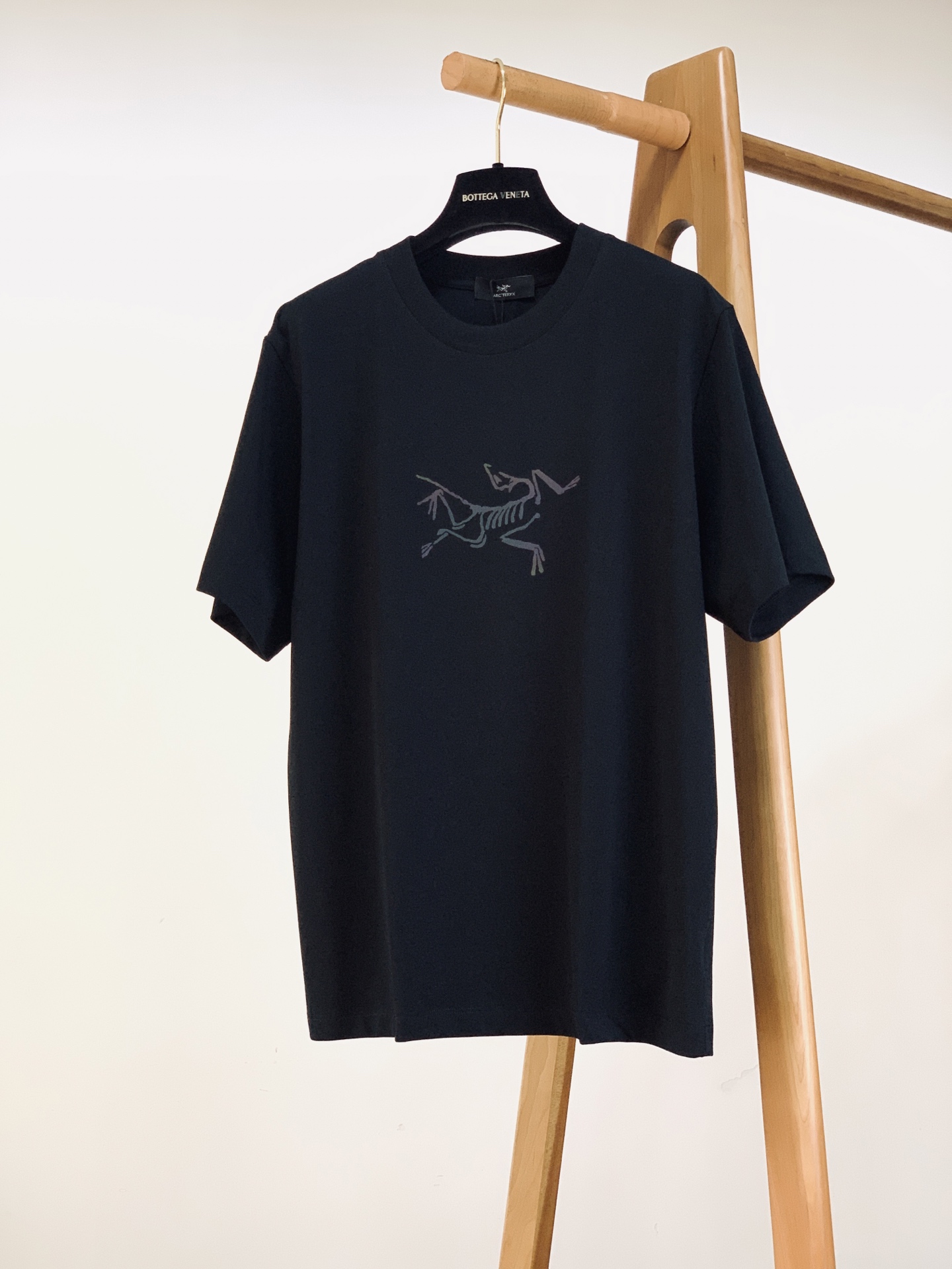 ARCTERYX 始祖鸟 2026SS春夏新品幻彩印花圆领T恤 夏季刚需款🔥高支重磅纯棉面料，软糯亲肤，