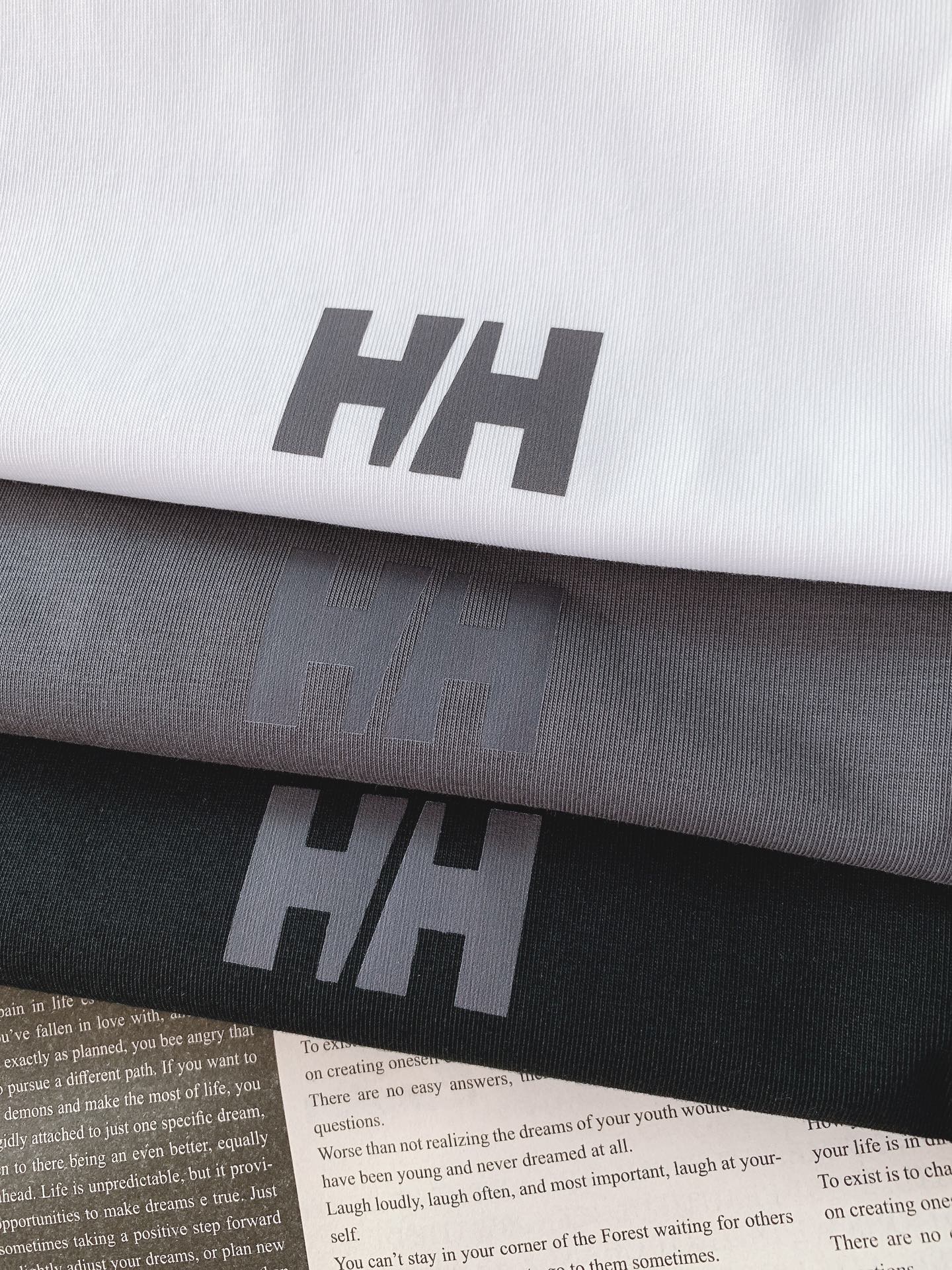 Helly Hansen 耶尔.汉森 2026SS春夏新品挪威🇳🇴顶级户外运动品牌，走秀款印花棉质T恤，