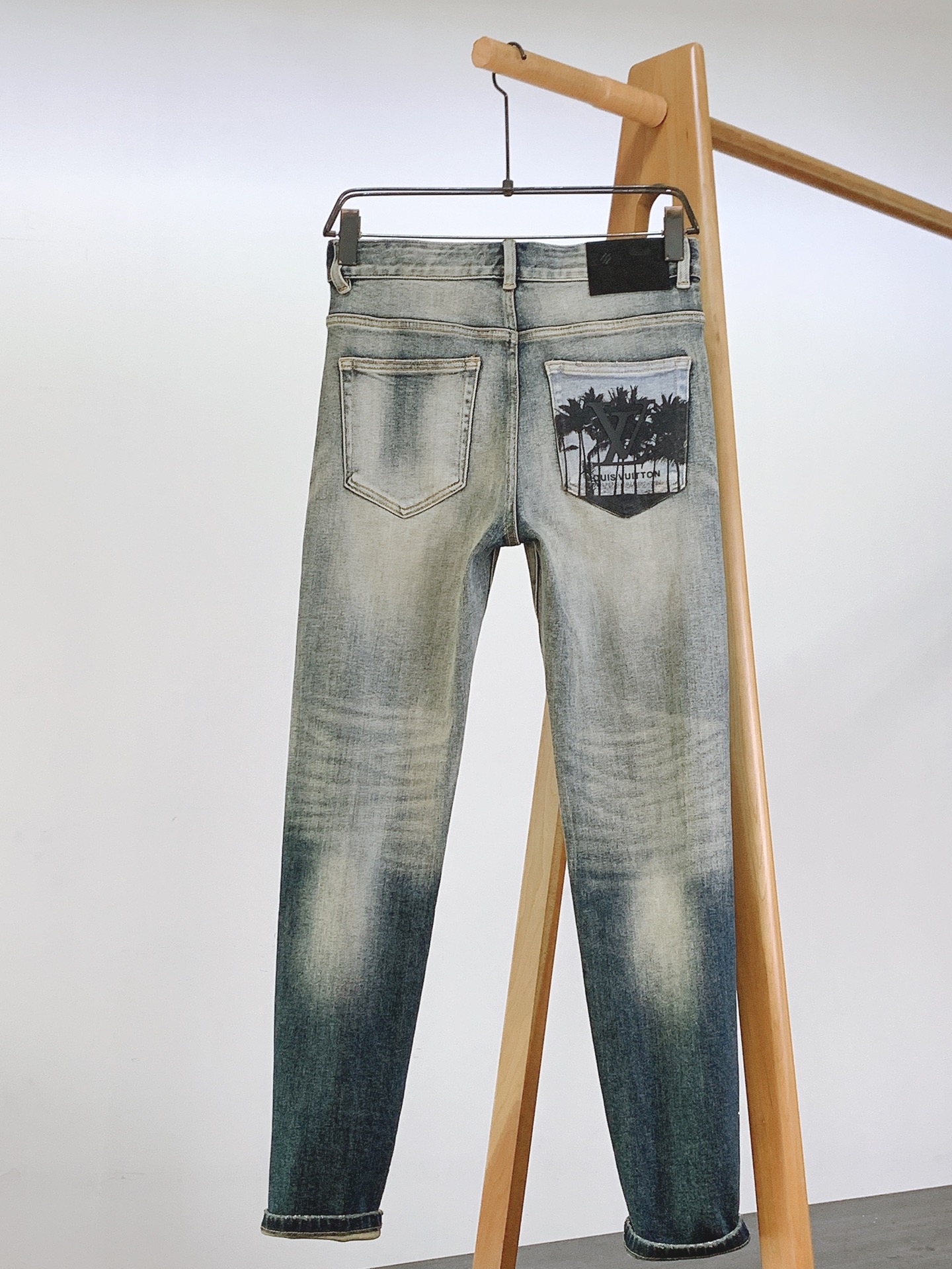 LouisVuitton 路易威登 2026SS早春新品复古做旧渐变牛仔裤👖精选12oz重磅高支丹宁牛仔