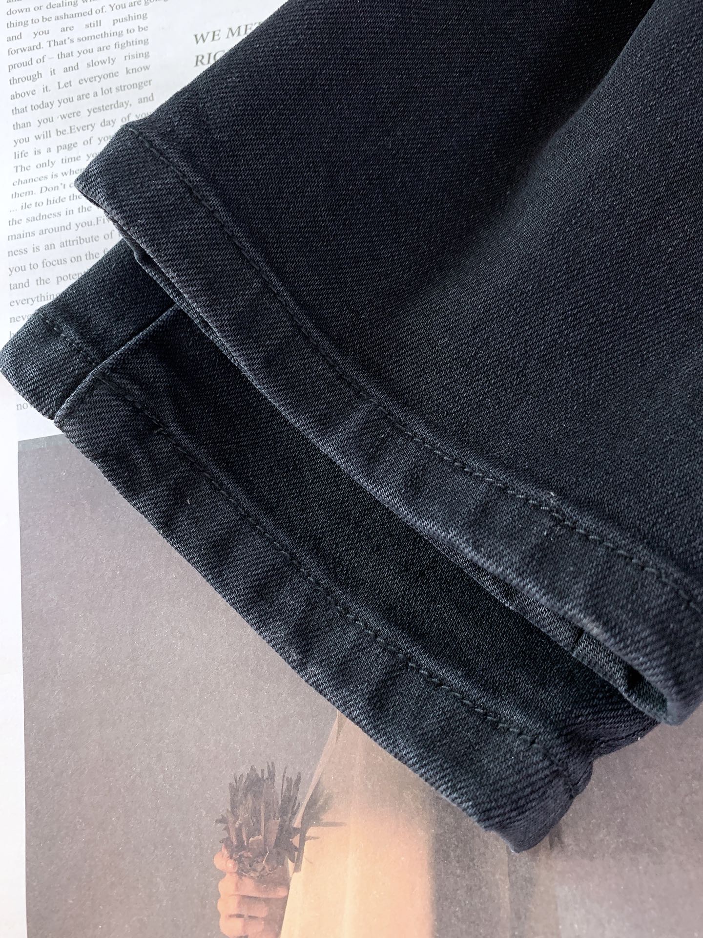 LouisVuitton 路易威登 2026SS早春新品黑灰做旧老花牛仔裤👖精选高弹重磅丹宁面料，多道手