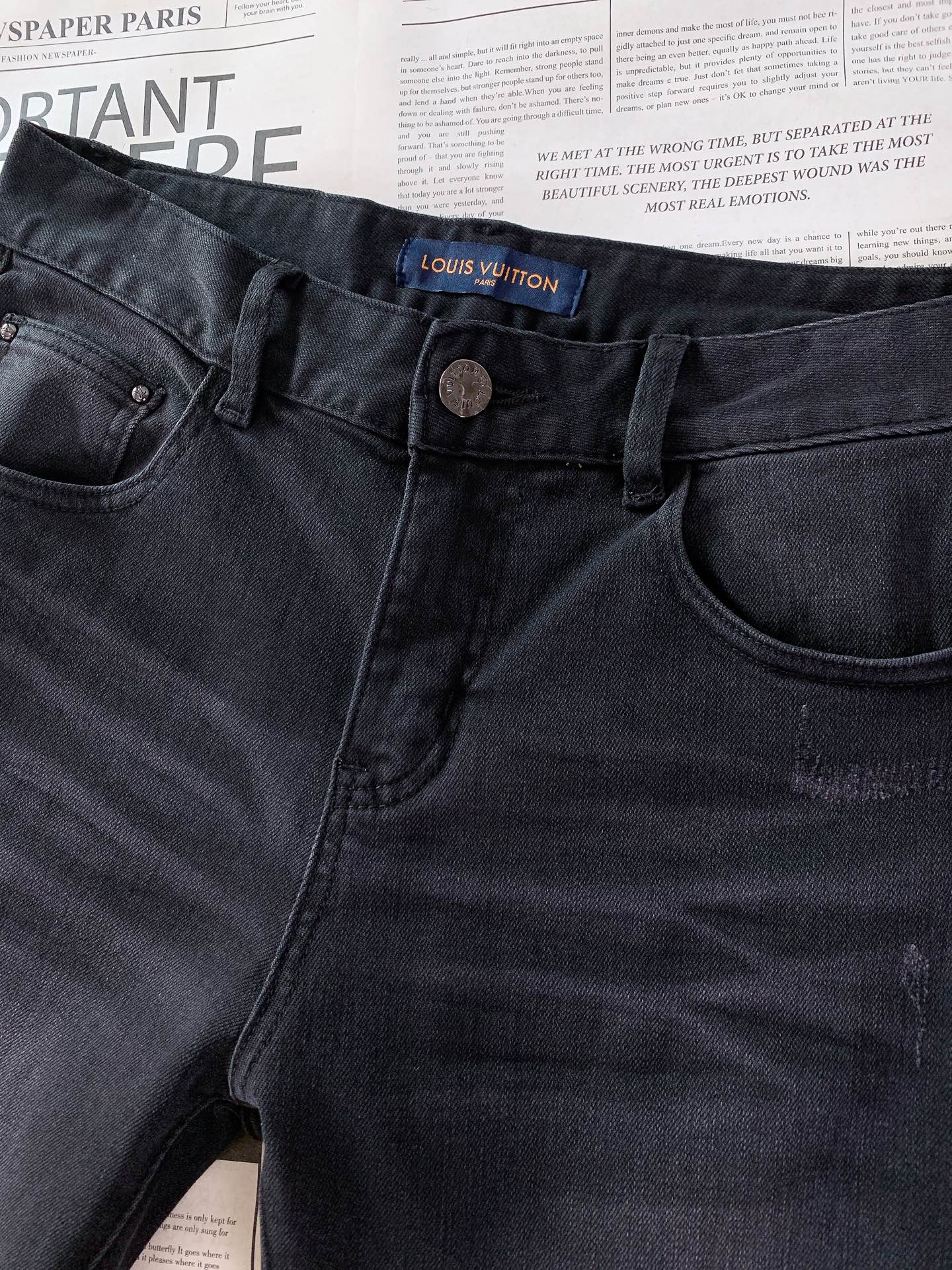 LouisVuitton 路易威登 2026SS早春新品黑灰做旧老花牛仔裤👖精选高弹重磅丹宁面料，多道手
