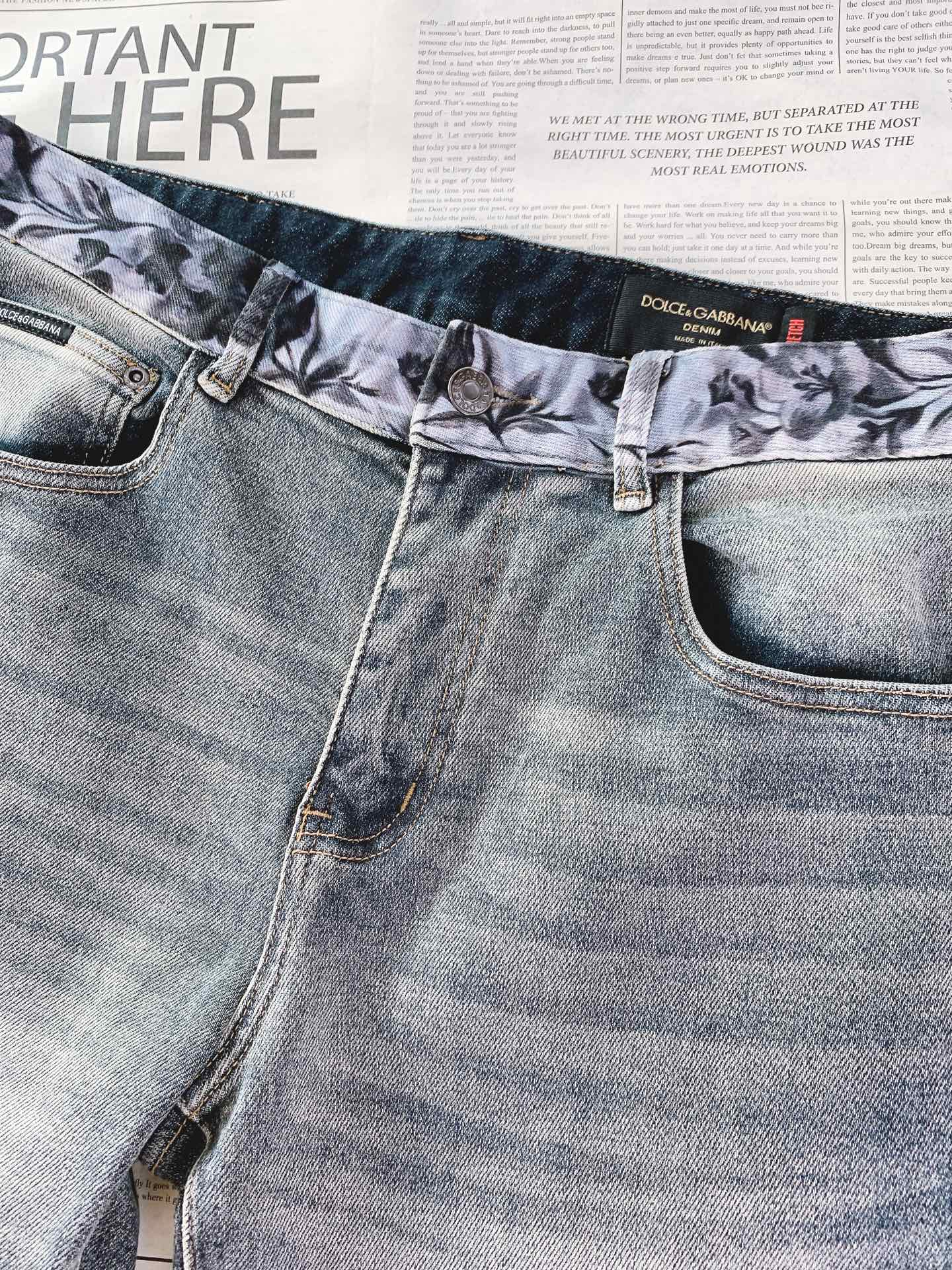 DOLCE&GABBANA 杜嘉班纳 2026SS早春新品水墨花漾渐变牛仔裤👖精选高支重磅丹宁面料，多道
