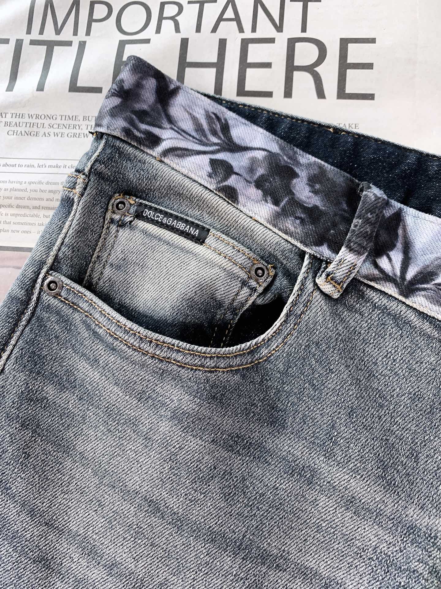 DOLCE&GABBANA 杜嘉班纳 2026SS早春新品水墨花漾渐变牛仔裤👖精选高支重磅丹宁面料，多道