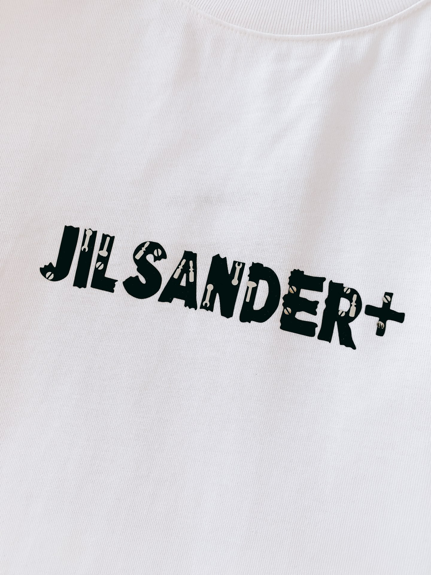 JiI sander 吉尔.桑达 2026SS春夏新品字母印花T恤！清冷感直接拉满！重磅高支纯棉，挺括不