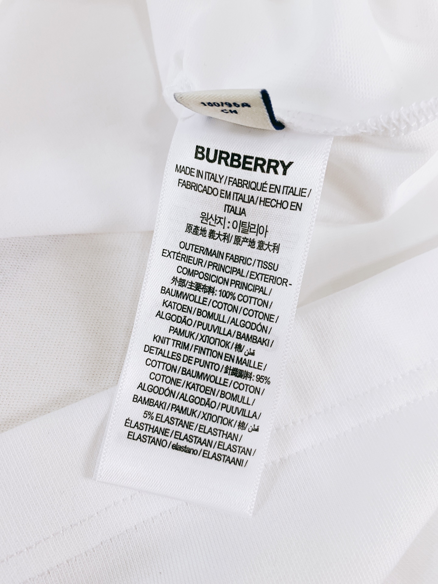 Burberry 巴宝莉 2026SS春夏新品 经典骑士刺绣图腾T恤，春夏衣橱必备轻奢单品，上身自带高级