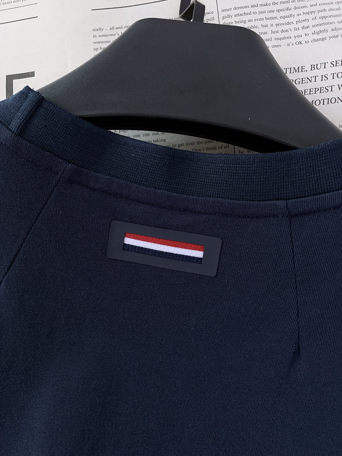 Moncler 蒙口 2026SS春夏新品经典基础款圆领T恤。高端定制高支长绒棉面料，软糯亲肤透气不闷汗