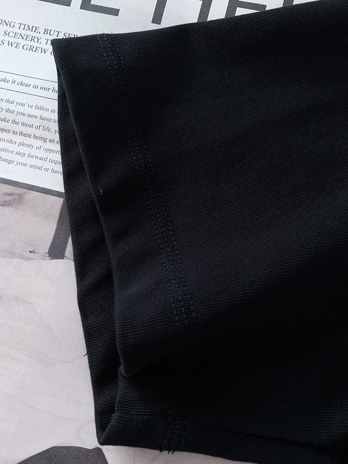 𝐁𝐚𝐥𝐞𝐧𝐜𝐢𝐚𝐠𝐚 巴黎世家 经典波浪刺绣短袖T恤高克重重磅纯棉，软糯亲肤，挺括不塌，久穿不变形正反双