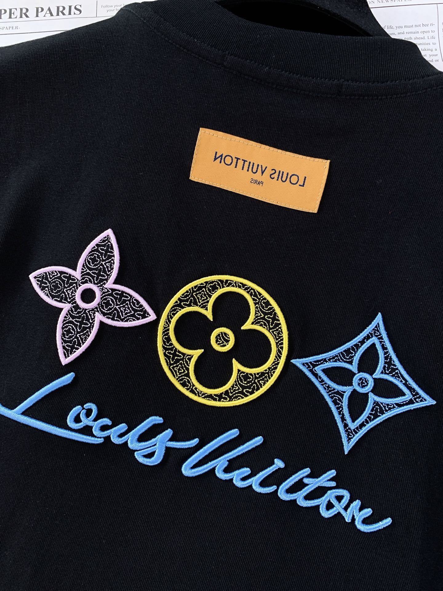 LouisVuitton 路易威登 2026SS春夏新品彩色老花刺绣短袖T恤。高克重重磅纯棉，软糯亲肤，