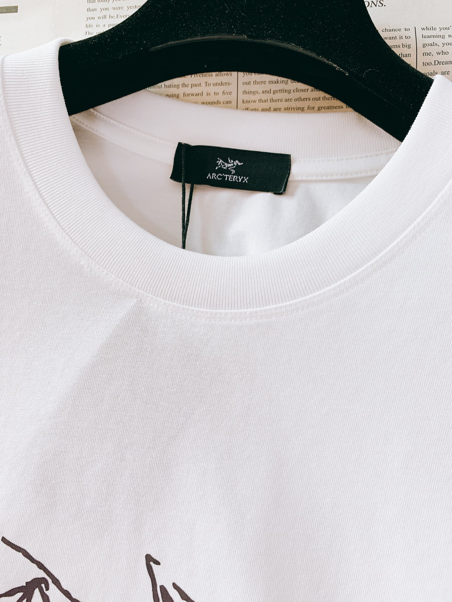 ARCTERYX 始祖鸟 2026SS春夏新品幻彩印花圆领T恤 夏季刚需款🔥高支重磅纯棉面料，软糯亲肤，