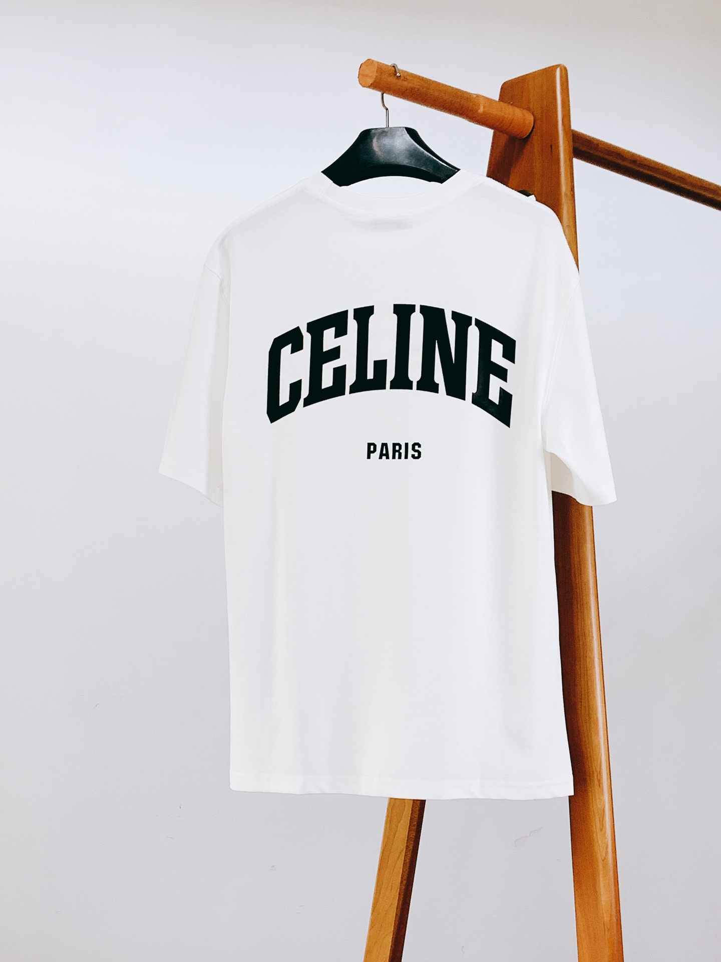 Celine 赛琳 2026SS春夏新品法式经典短袖👕永不过时的极简大牌基础款，拿捏法式松弛美学。精选精