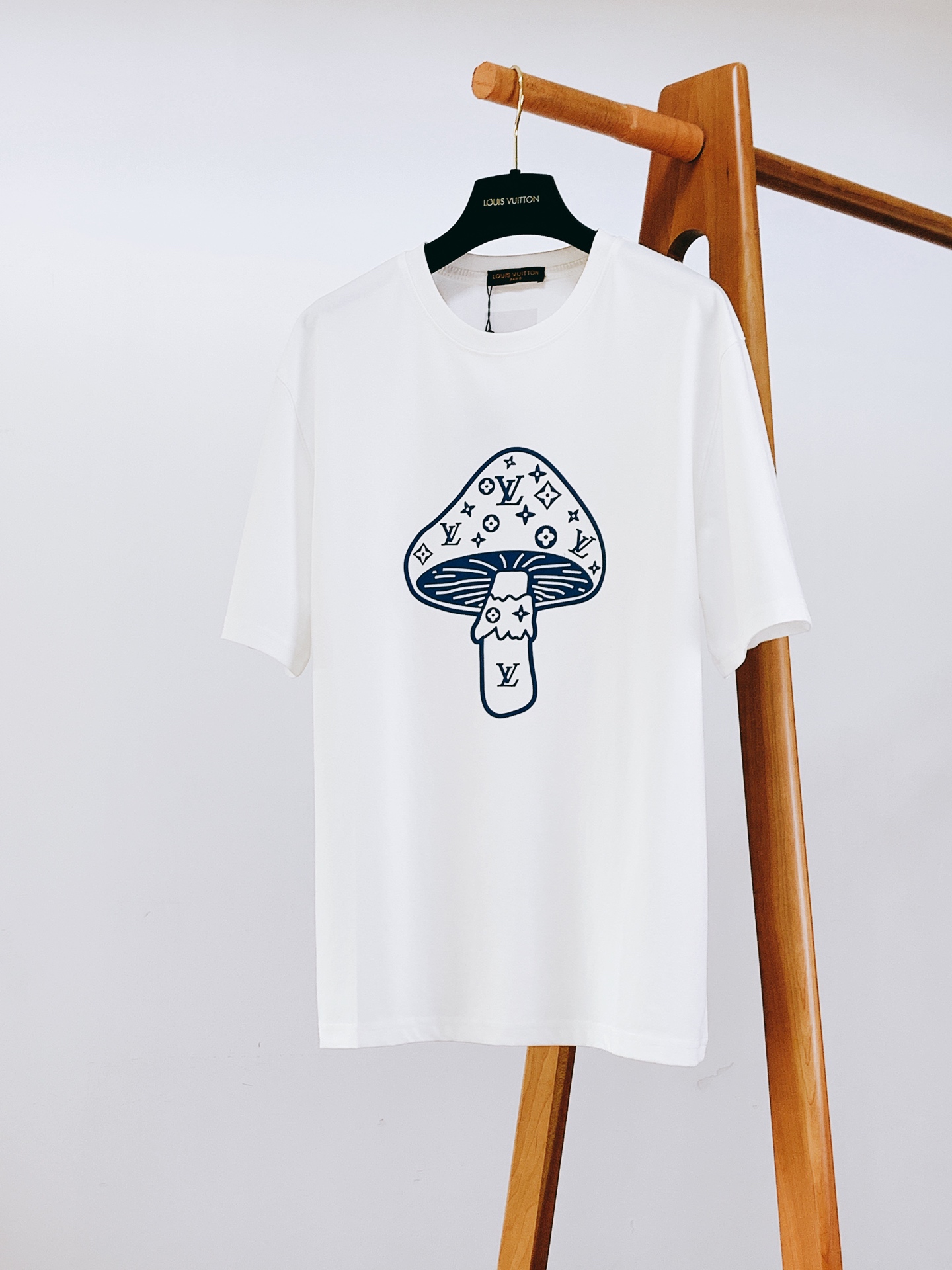 LouisVuitton 路易威登 2026SS春夏新品 创意蘑菇老花短袖奢牌经典力作，趣味与高级感兼具
