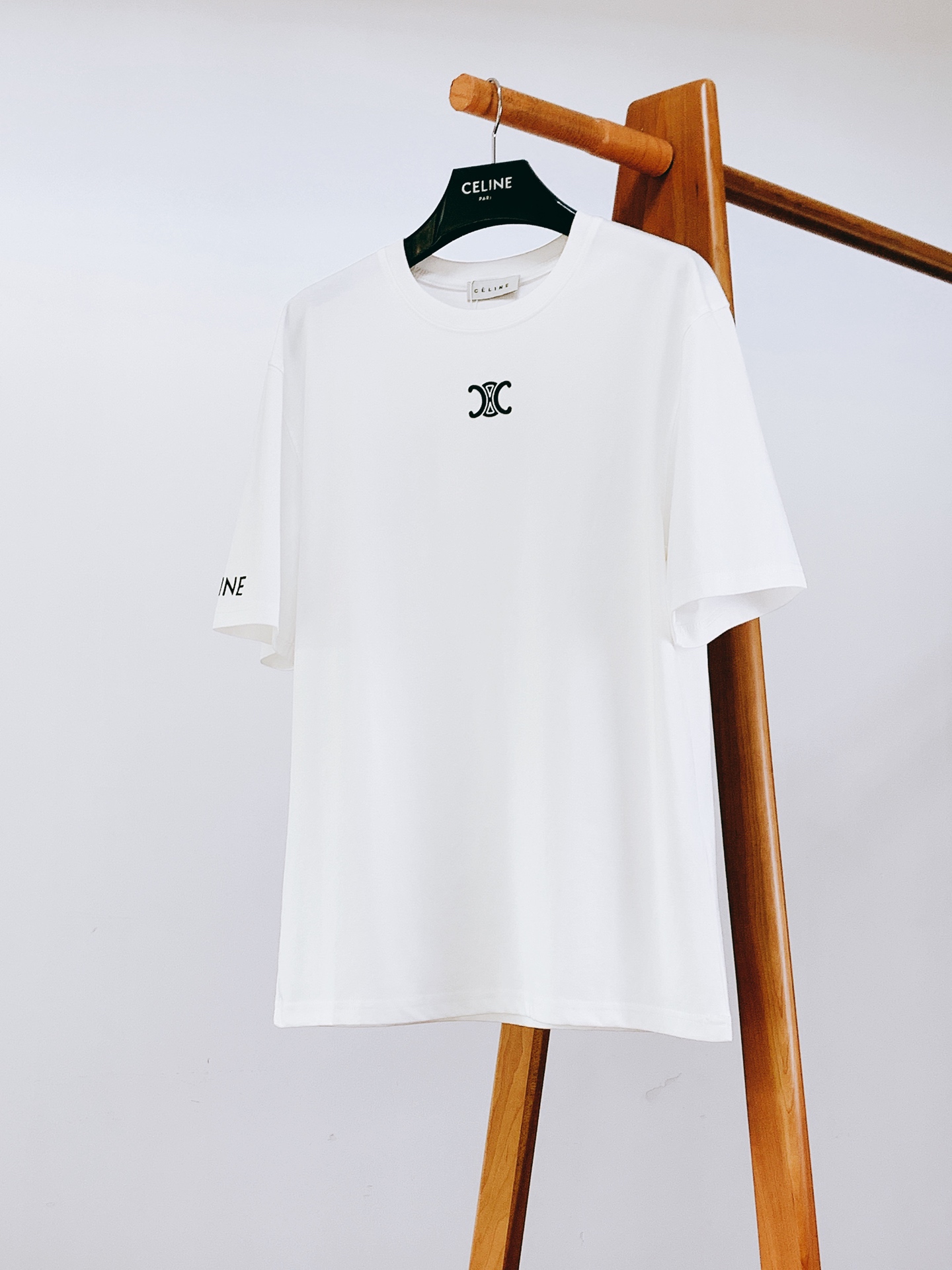 Celine 赛琳 2026SS春夏新品法式经典短袖👕永不过时的极简大牌基础款，拿捏法式松弛美学。精选精