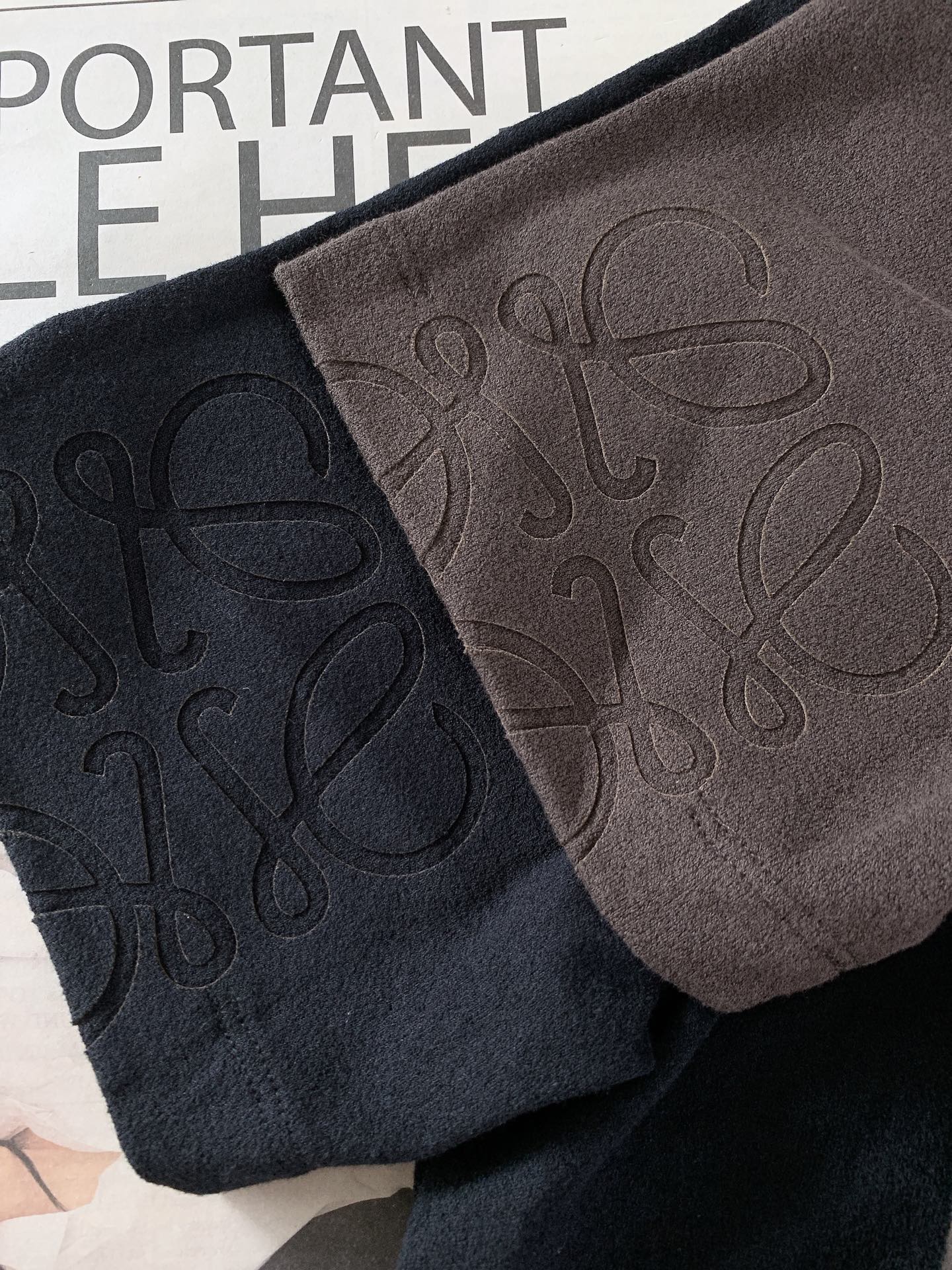 Loewe 罗意威 2026SS春夏新品双色圆领短袖偏宽松 材质 70%棉 30%锦纶尺码 48 50 