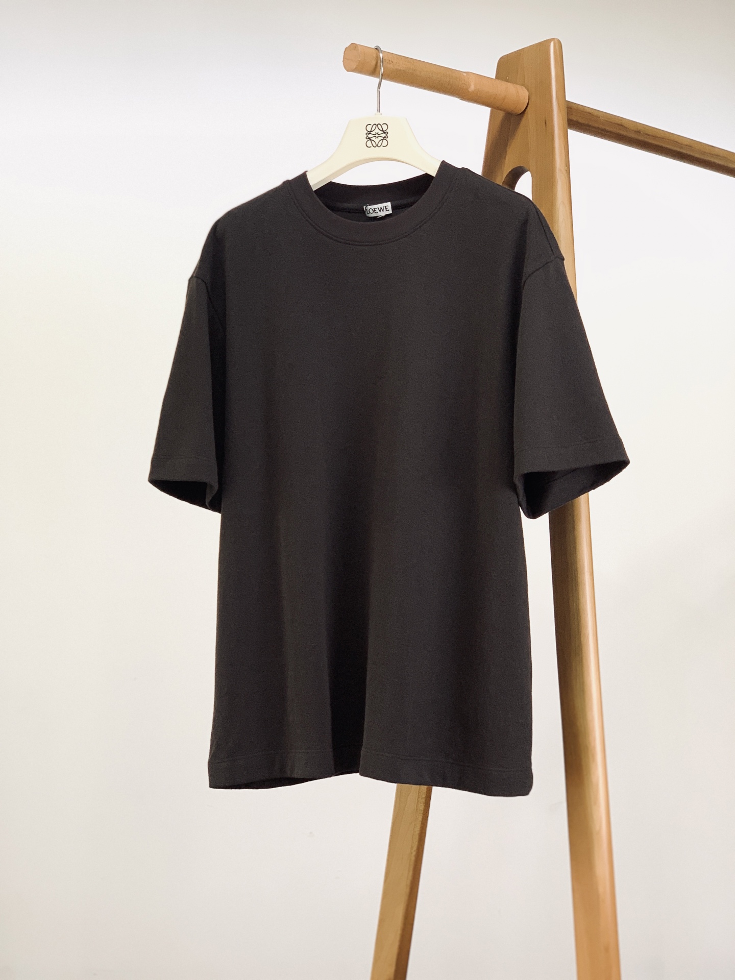 Loewe 罗意威 2026SS春夏新品双色圆领短袖偏宽松 材质 70%棉 30%锦纶尺码 48 50 