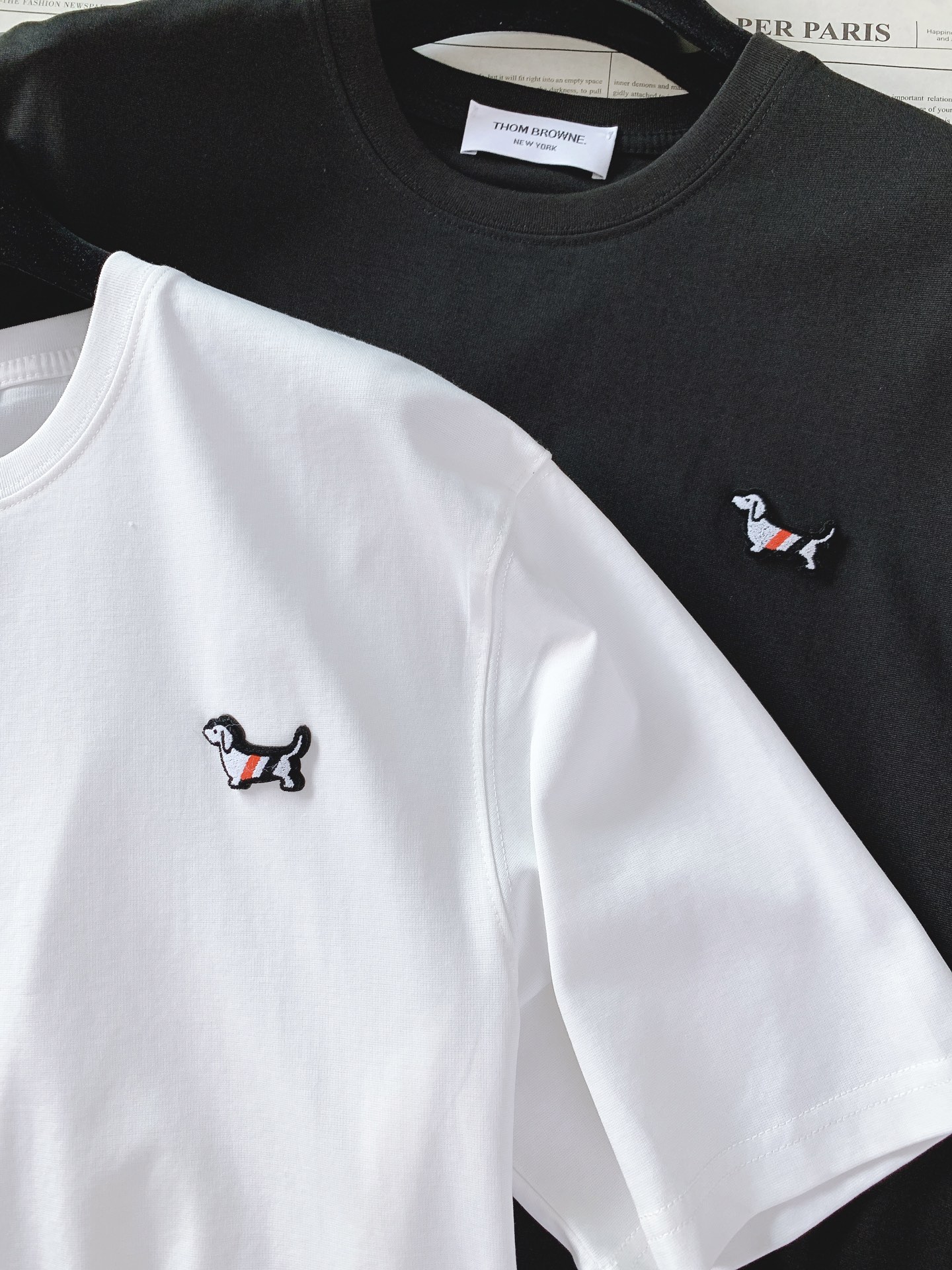 Thom Browne 汤姆·布朗 2026SS春夏新品 经典小狗标识短袖TB年度刚需爆款，简约轻奢自带