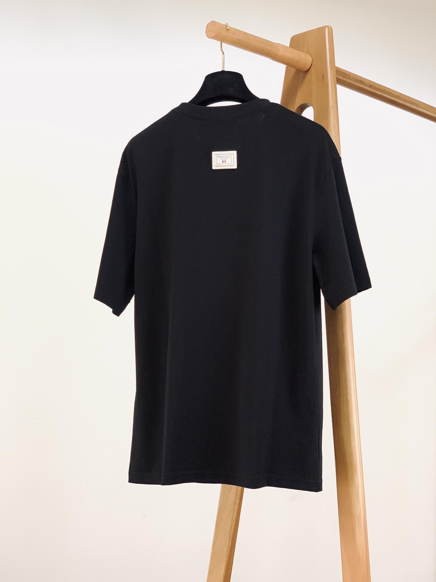 Thom Browne 汤姆·布朗 2026SS春夏新品 经典小狗标识短袖TB年度刚需爆款，简约轻奢自带