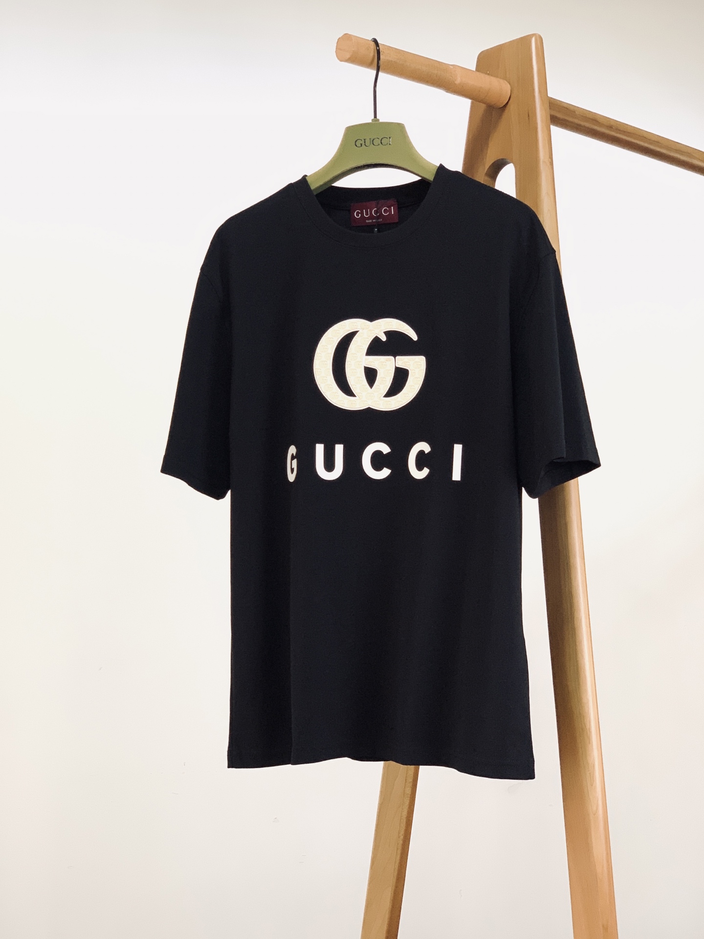 Gucci 古驰 2026SS春夏新品经典GG印花短袖奢牌人气基础款，解锁高阶日常穿搭。精选高克重纯棉材