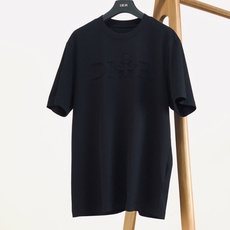 Dior Homme 迪奥·桀傲 2026SS春夏新品 蜜蜂皇冠烧花标识T恤,年度必入高阶单品!甄选品牌定制高支精梳棉 Dior Homme 迪奥·桀傲 2026SS春夏新品 蜜蜂皇冠烧花标识T恤,年度必入高阶单品!甄选品牌定制高支精梳棉