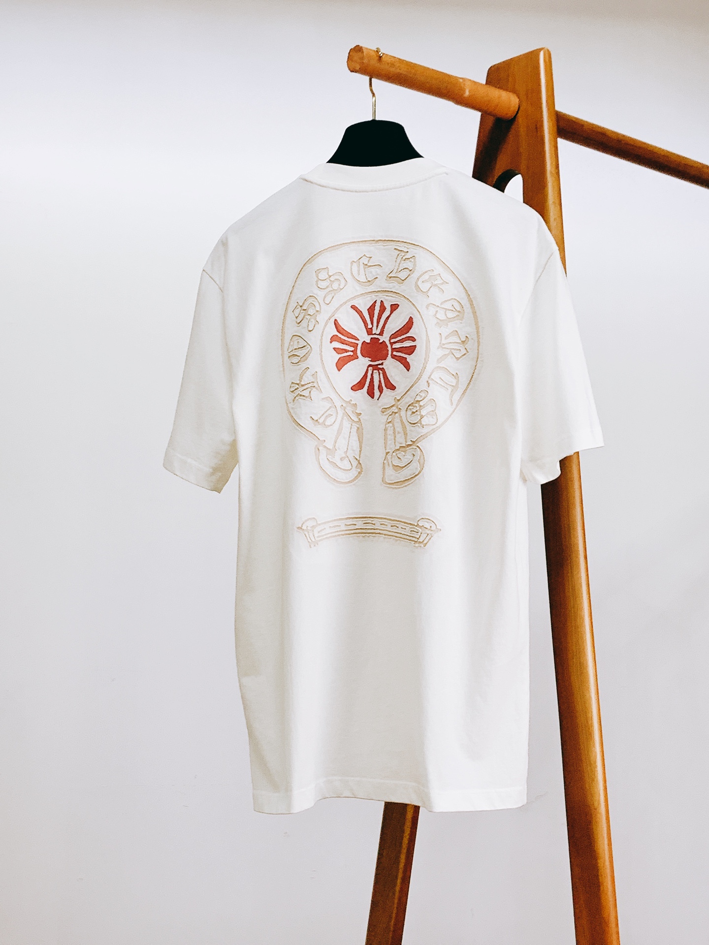 Chrome Hearts 克罗心 2026SS春夏新品 复古重工刺绣T恤。高街潮牌经典力作，自带美式复