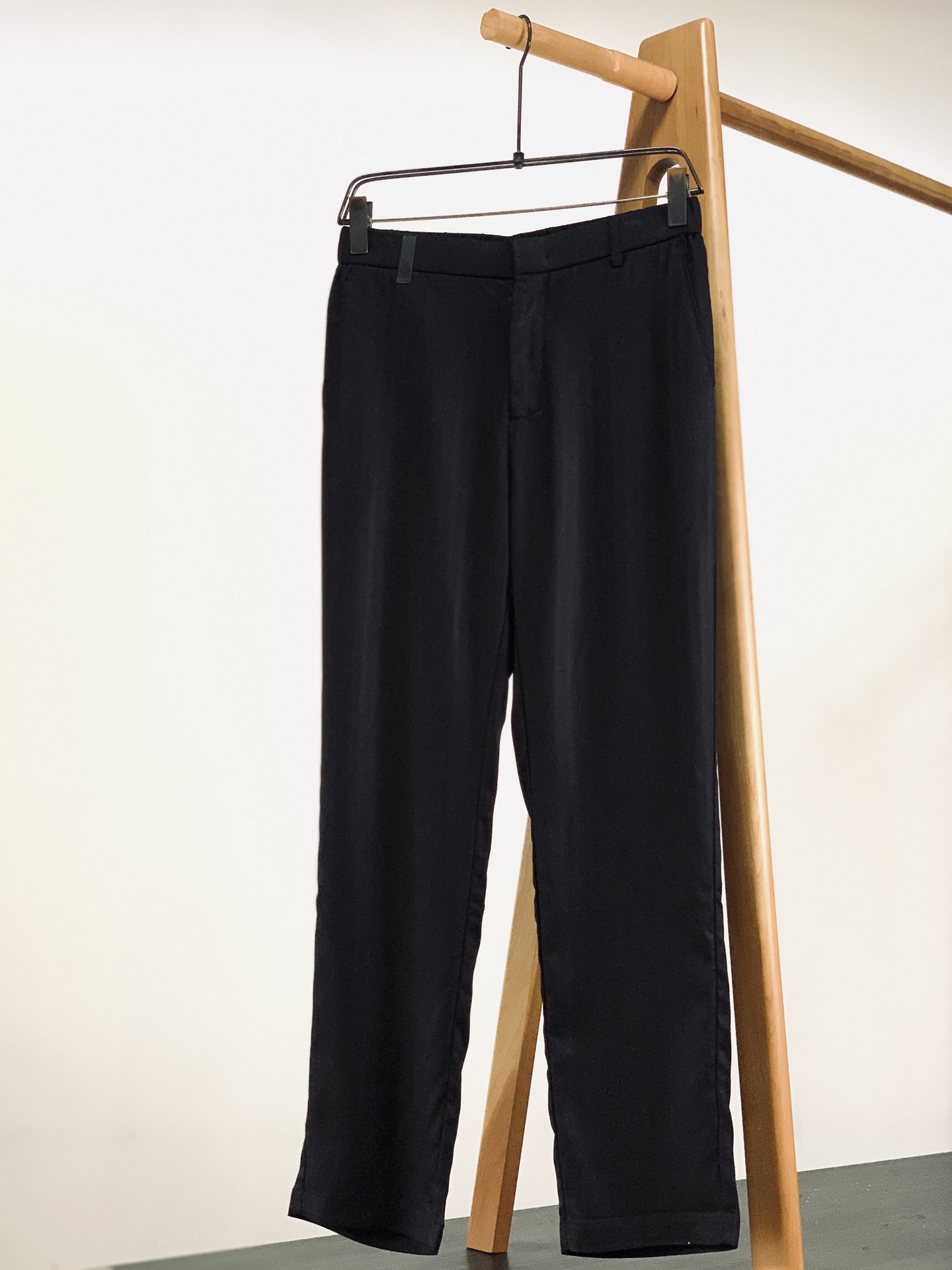 LoroPiana L.P SS早春新品意式轻奢肌理休闲裤👖Loro Piana经典爆款，解锁松弛高级穿