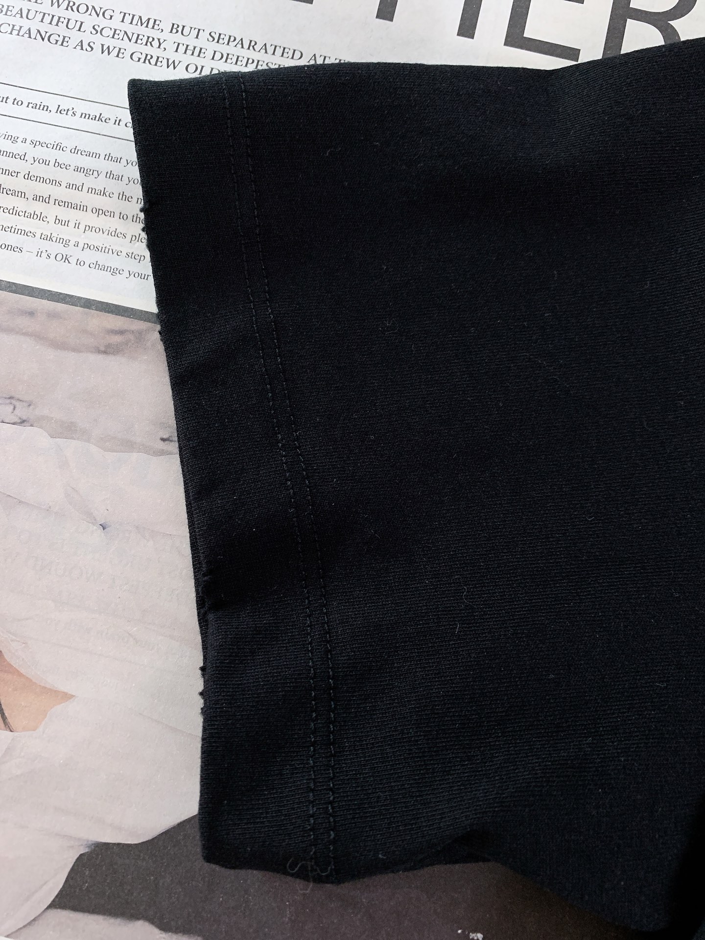 𝐁𝐚𝐥𝐞𝐧𝐜𝐢𝐚𝐠𝐚 巴黎世家 2026SS春夏新品 复古涂鸦短袖T恤。高街潮人必入经典款。甄选重磅水洗