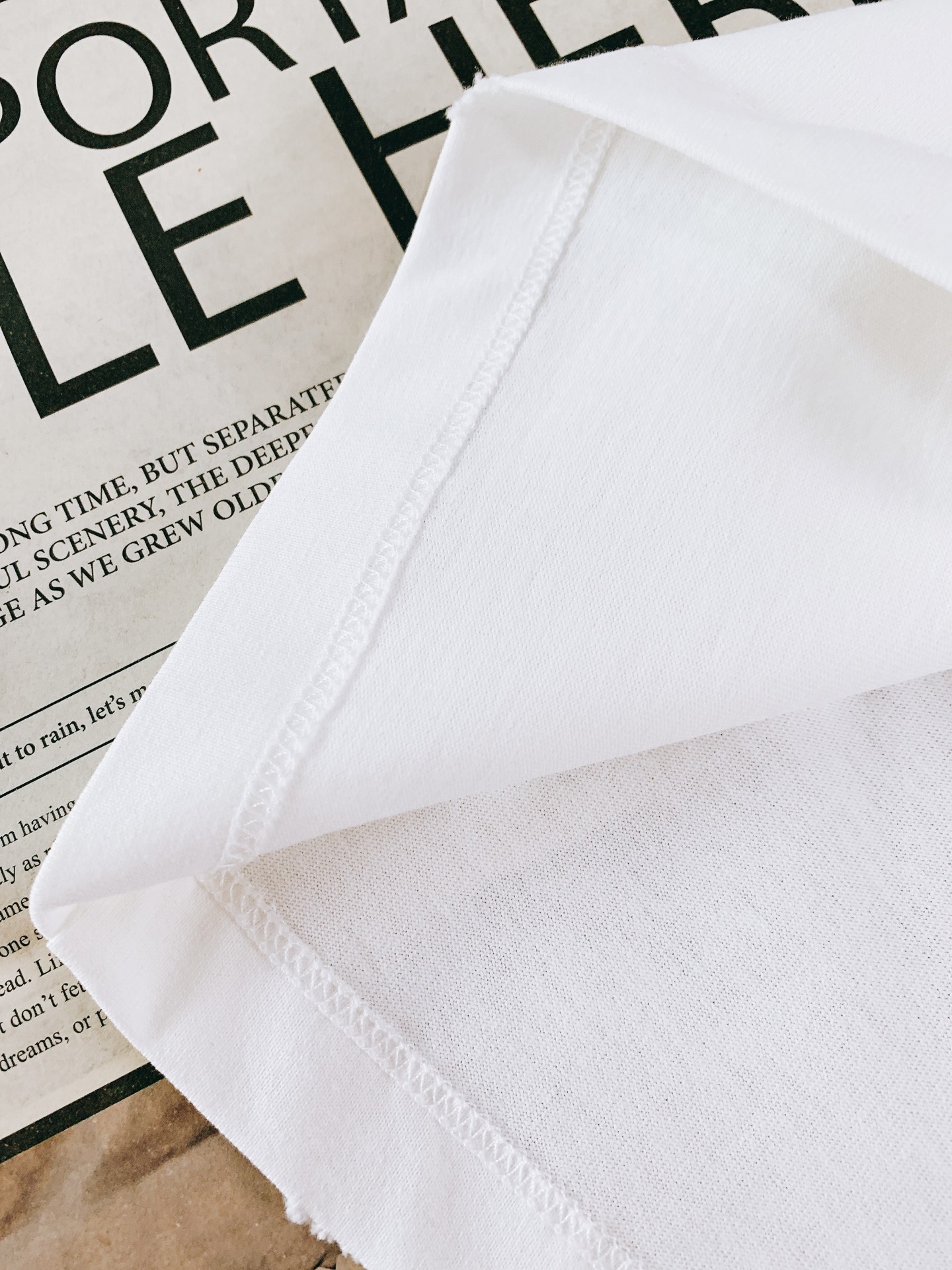 𝐁𝐚𝐥𝐞𝐧𝐜𝐢𝐚𝐠𝐚 巴黎世家 2026SS春夏新品 复古涂鸦短袖T恤。高街潮人必入经典款。甄选重磅水洗