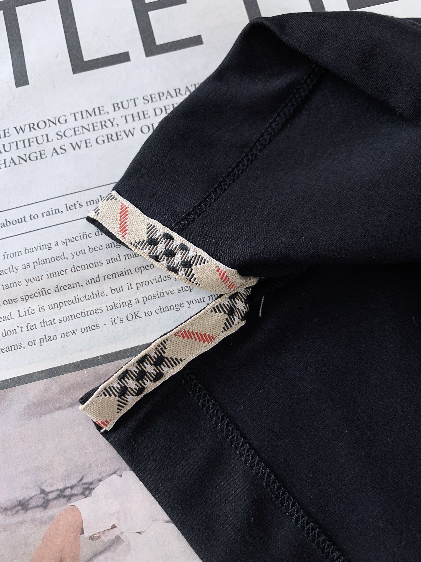 Burberry 巴宝莉 2026SS春夏新品 战马圆领短袖偏宽松材质 90%棉 10%莱卡尺码 48 