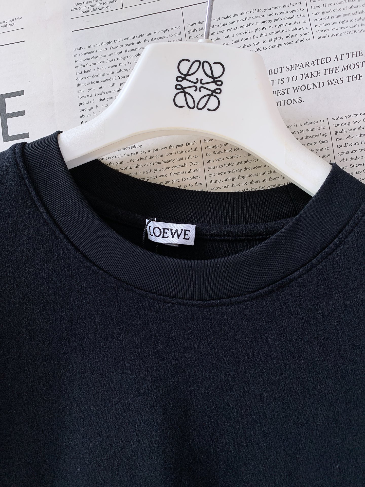 Loewe 罗意威 2026SS春夏新品双色圆领短袖偏宽松 材质 70%棉 30%锦纶尺码 48 50 