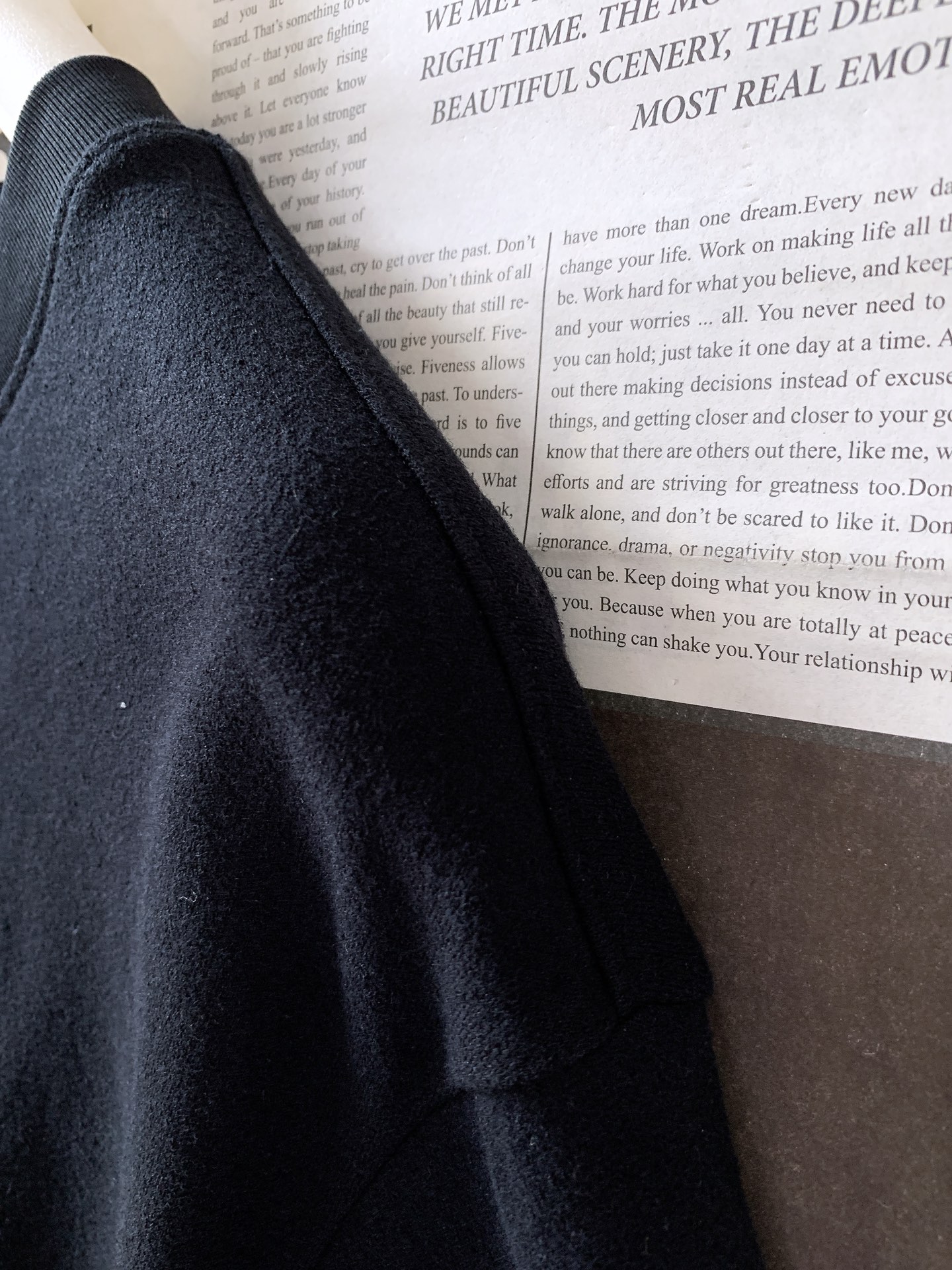 Loewe 罗意威 2026SS春夏新品双色圆领短袖偏宽松 材质 70%棉 30%锦纶尺码 48 50 