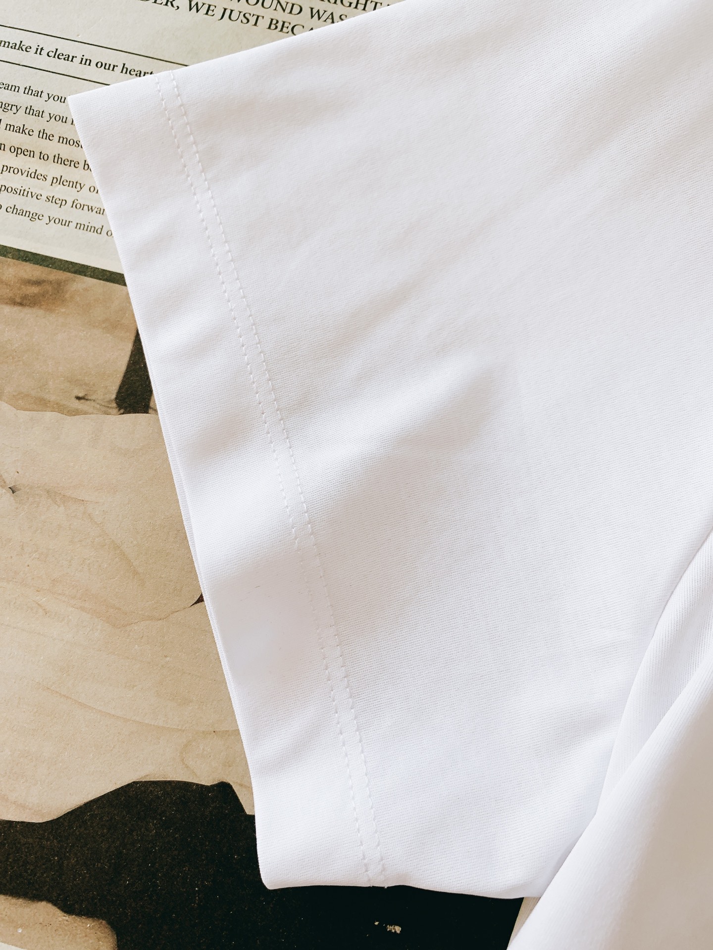 Dior Homme 迪奥·桀傲 2026SS春夏新品自然花卉蜜蜂短袖。法式轻奢限定款，把自然美学穿在身